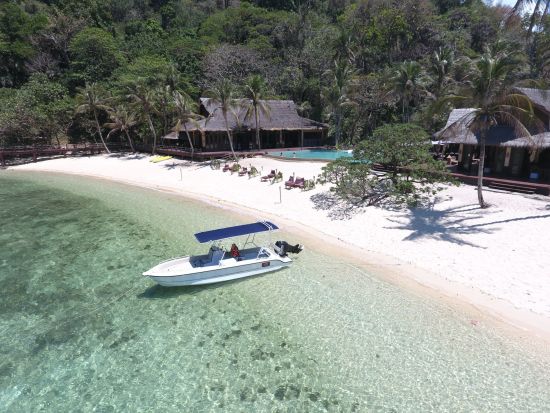 Cauayan Island Resort in Palawan:  beach: Beach & Pool Area