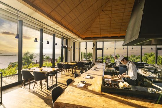 Hyatt Regency Seragaki Island, Okinawa:  Shirakachi Robat