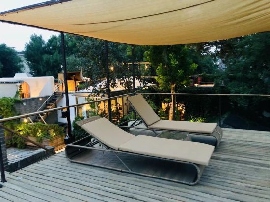 The Orchid à Pékin:  The Yang Room