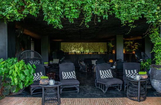 Raya Heritage in Chiang Mai:  Baan Ta Bar & Lounge
