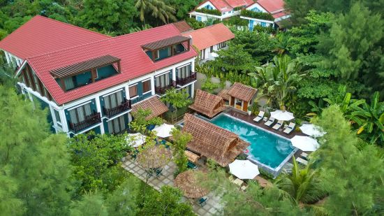 Aira Boutique Hoi An Hotel & Villa:  View from above