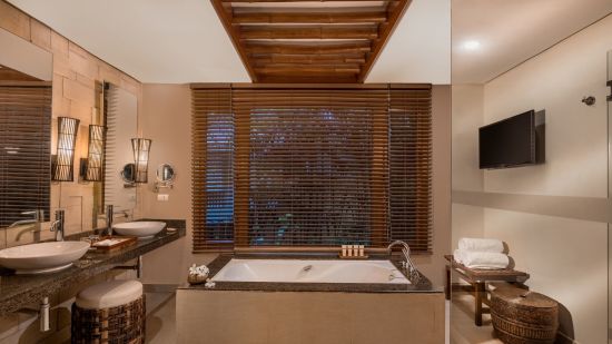 Crimson Resort & Spa Mactan à Cebu: Deluxe Room | Bath