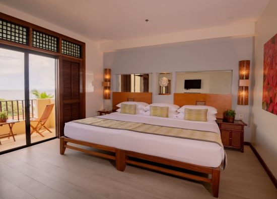 Costabella Tropical Beach Hotel in Cebu:  Premiere Deluxe Poolside | King