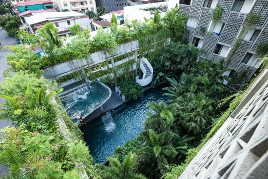 Baitong Hotel & Resort à Phnom Penh:  Forest swimmingpool