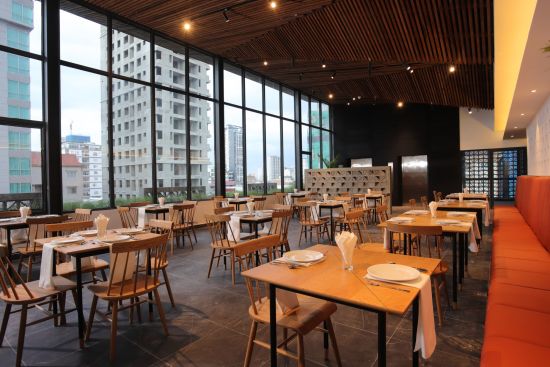 Baitong Hotel & Resort à Phnom Penh:  Breakfast restaurant