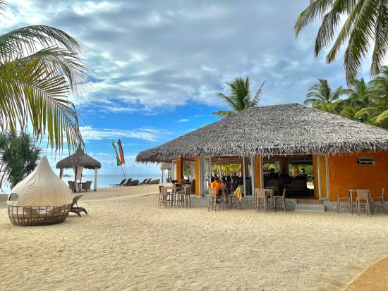 Coco Grove Beach Resort in Siquijor:  Beach Bar