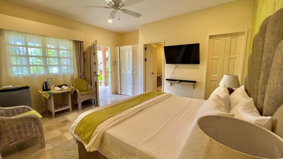 Coco Grove Beach Resort in Siquijor:  Hibiscus Cottage