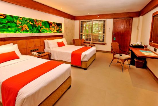 Costabella Tropical Beach Hotel in Cebu:  Deluxe Poolside