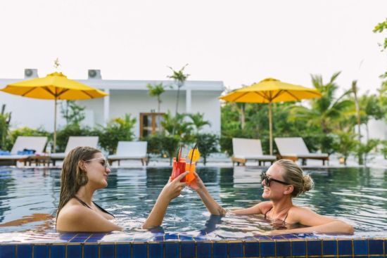 Long Set Resort à Koh Rong:  Swimmingpool