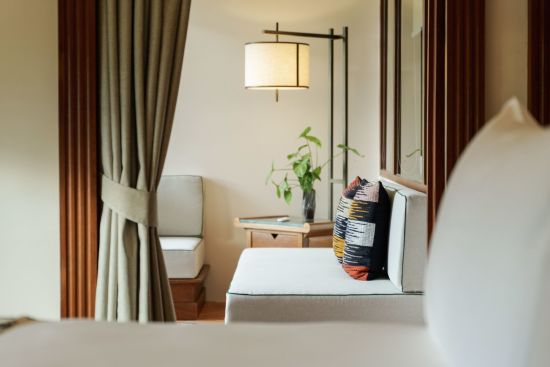 La Résidence Phou Vao in Luang Prabang: Mountain View Suite | Couch Area