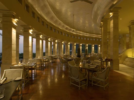 Amanjiwo à Yogyakarta:  Dining Room