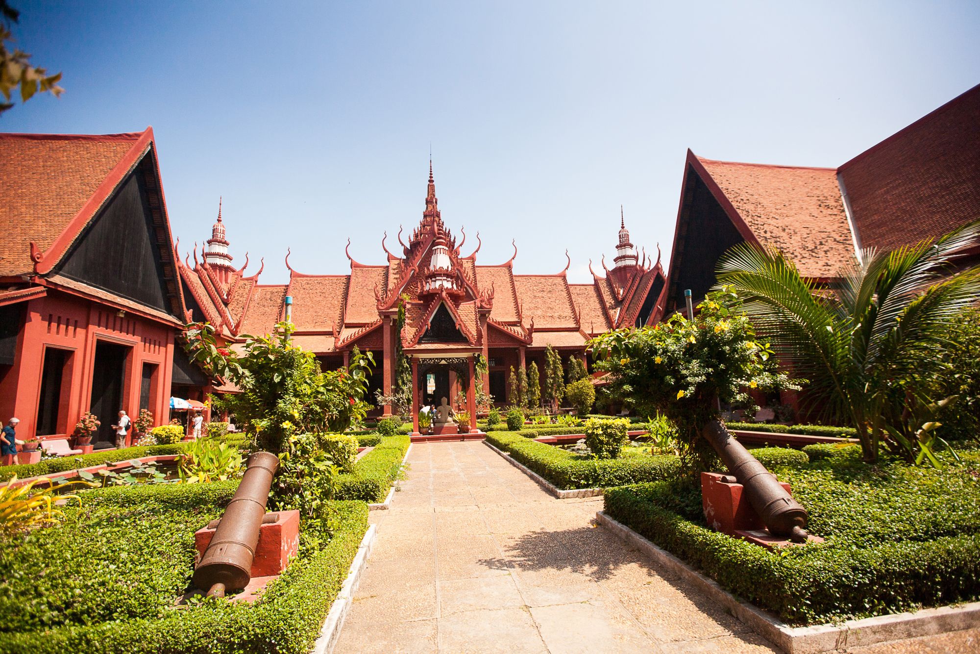 Grosse Indochina Reise ab Hanoi: Phnom Penh The National Museum of Cambodia (Sala Rachana)