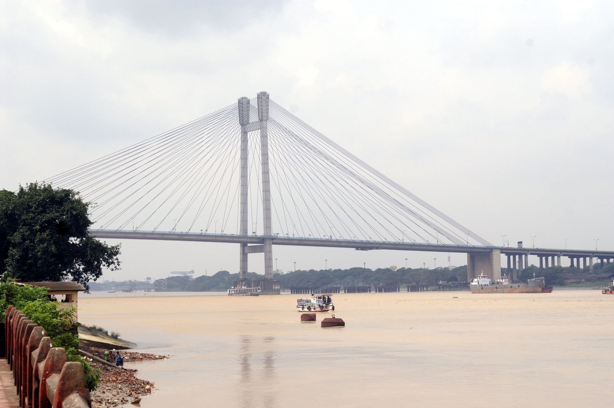 Stadttour Kolkata: CCU Bridge over Hooghly River