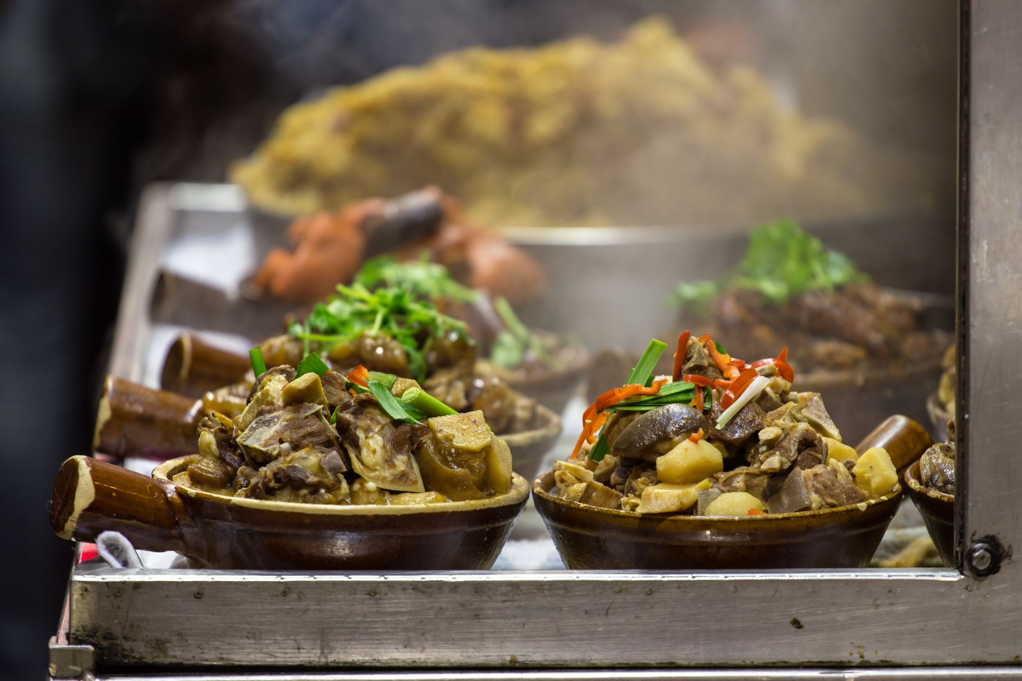 Peking Food Tour: Steamed Meat and Vegetables in Ceramic Pot