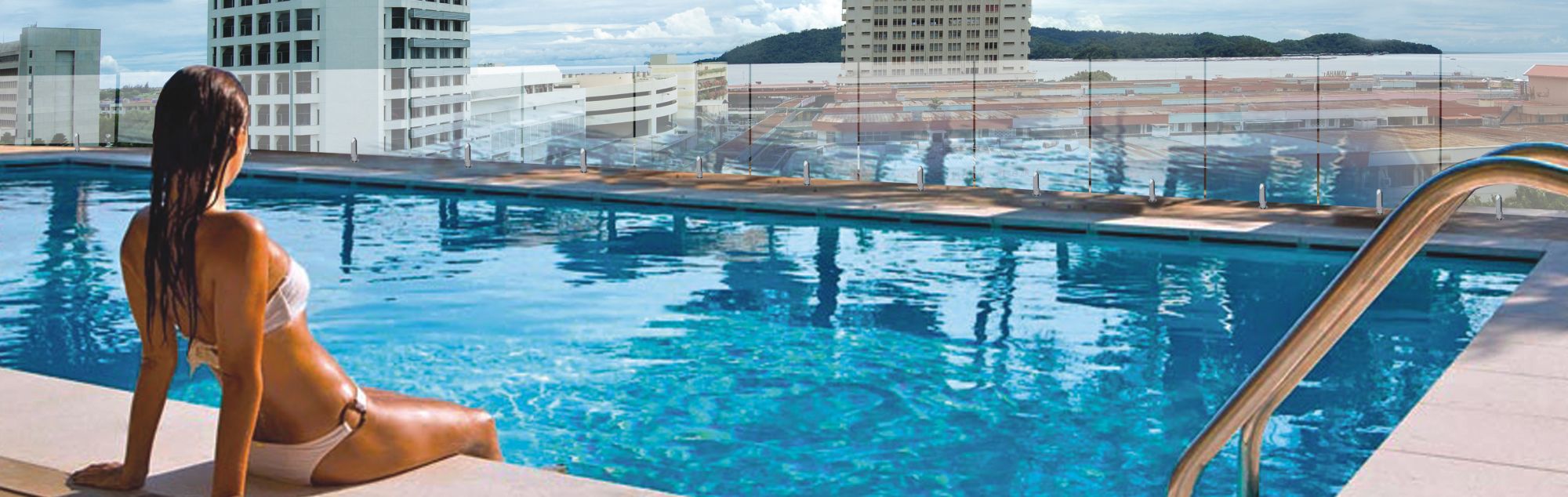 Horizon in Kota Kinabalu: Swimming Pool