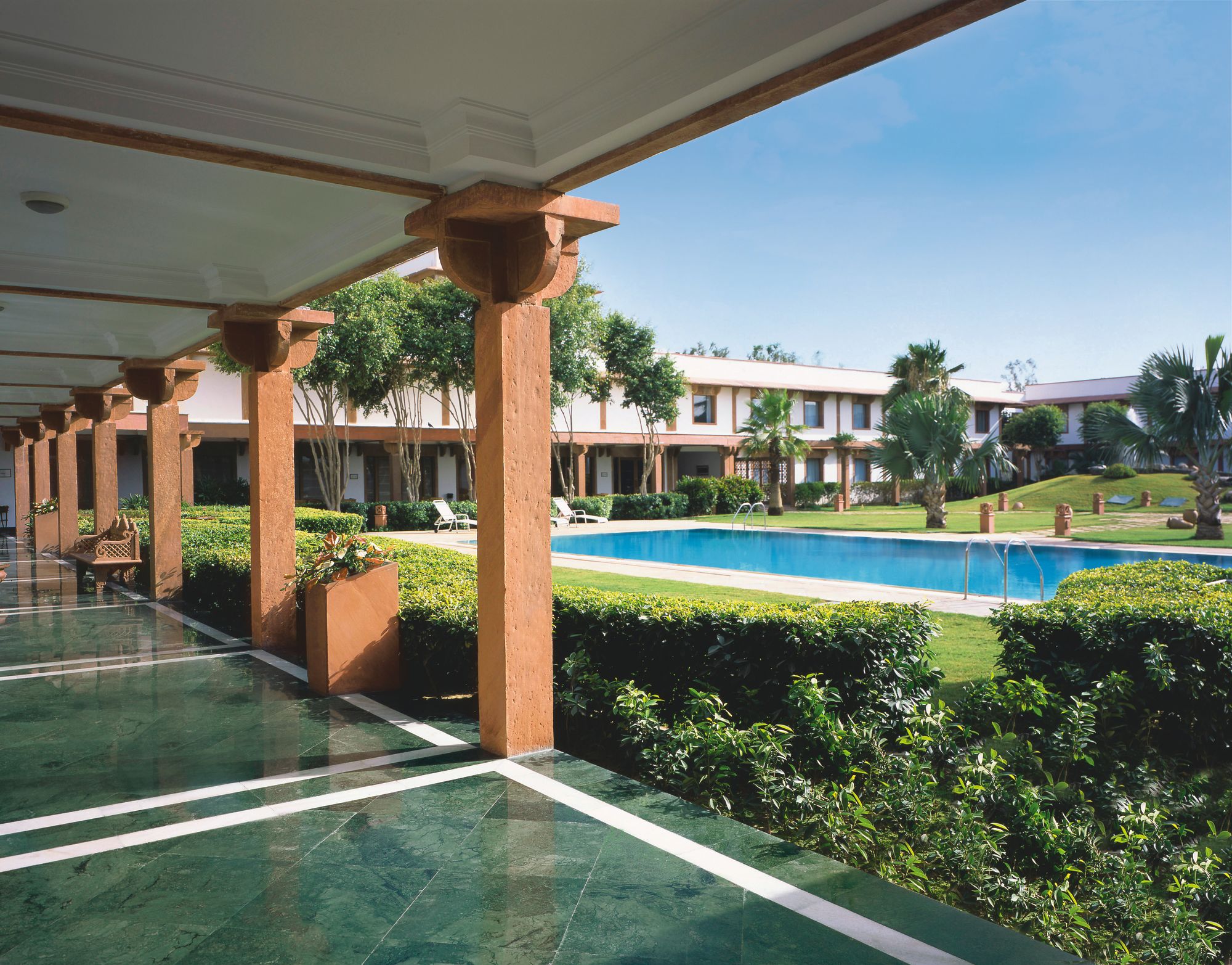 Trident in Agra: pool: