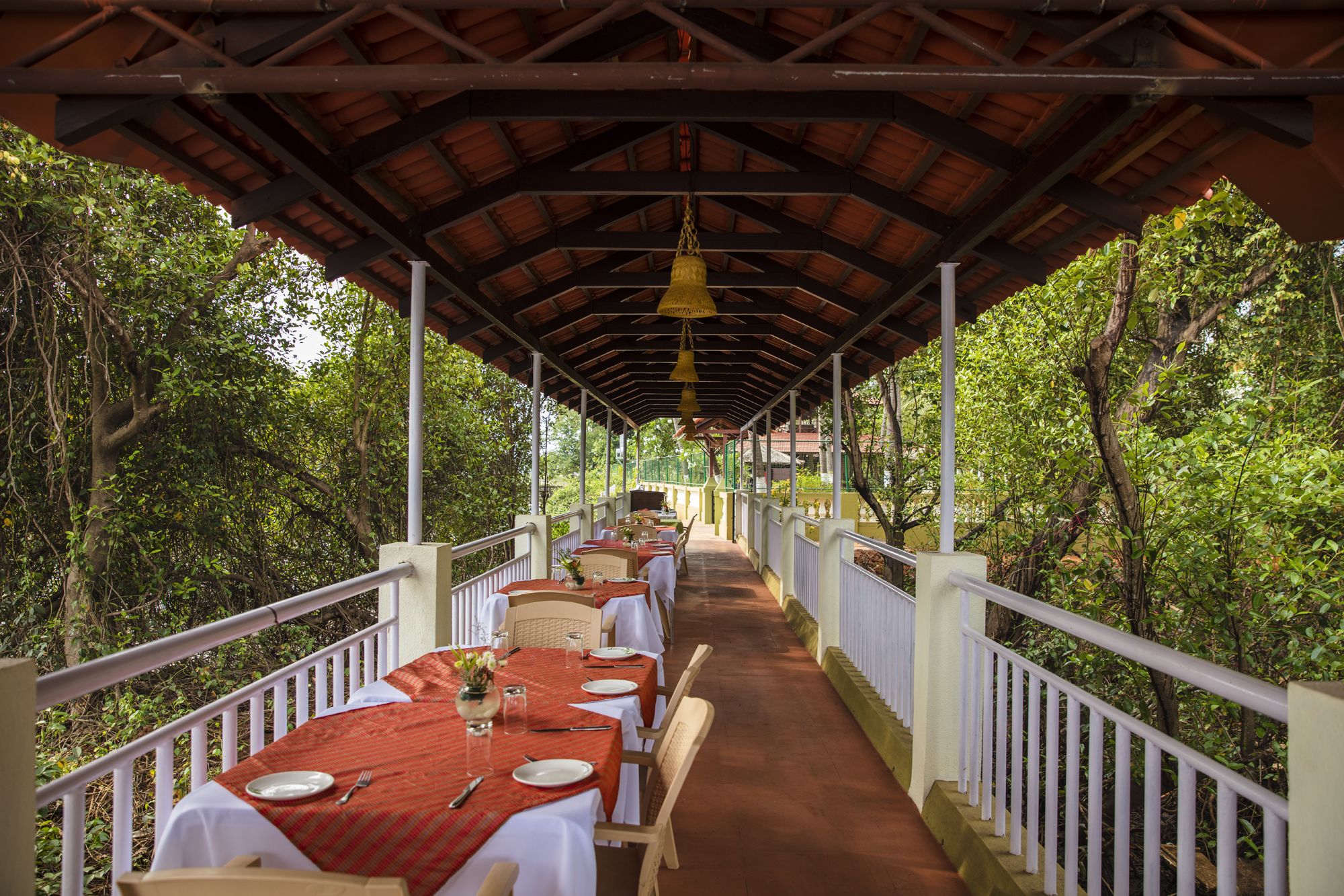 Mercure Goa Devaaya Retreat: f&b: 