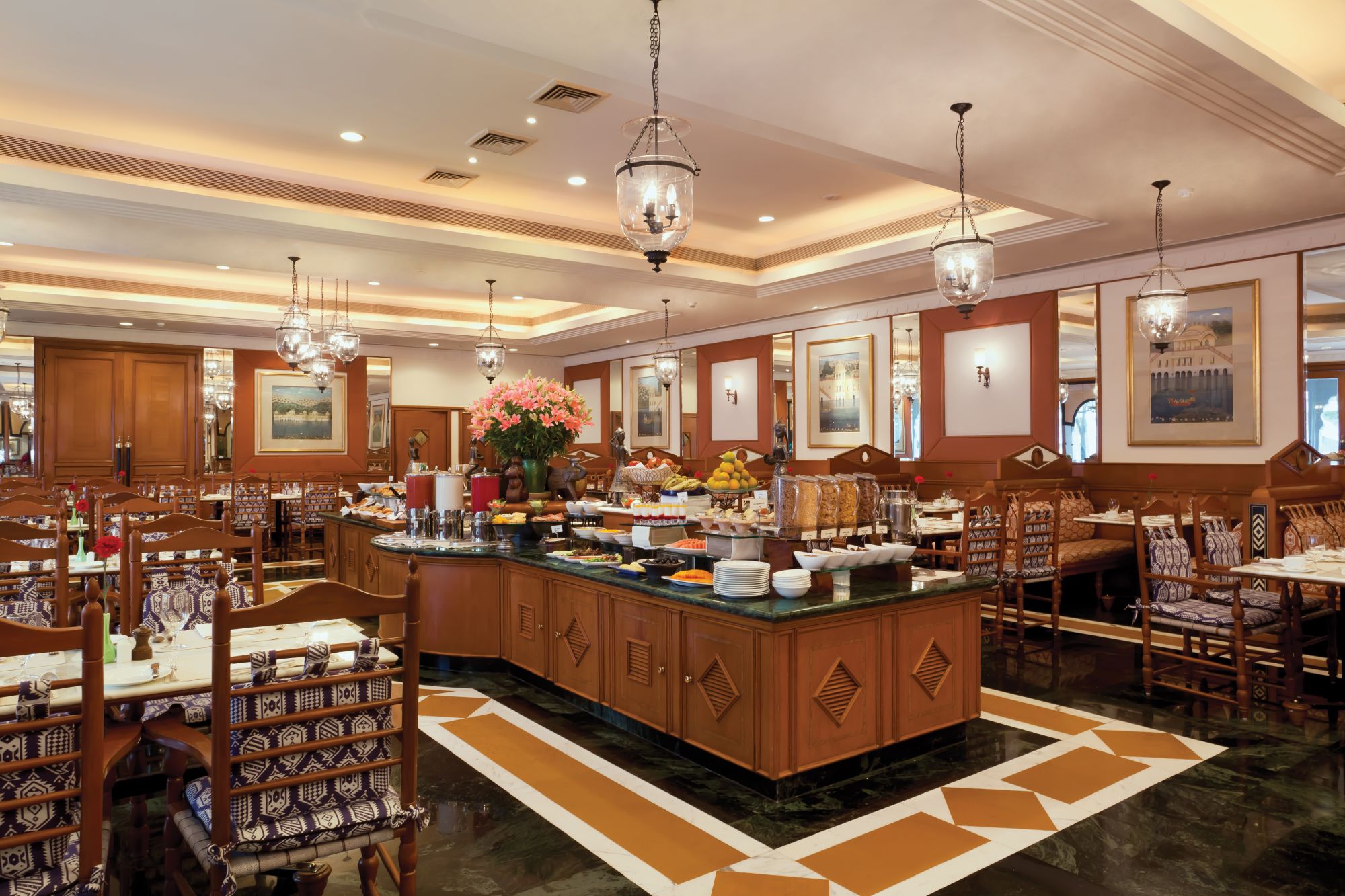 Trident in Jaipur: Jal Mahal Restaurant