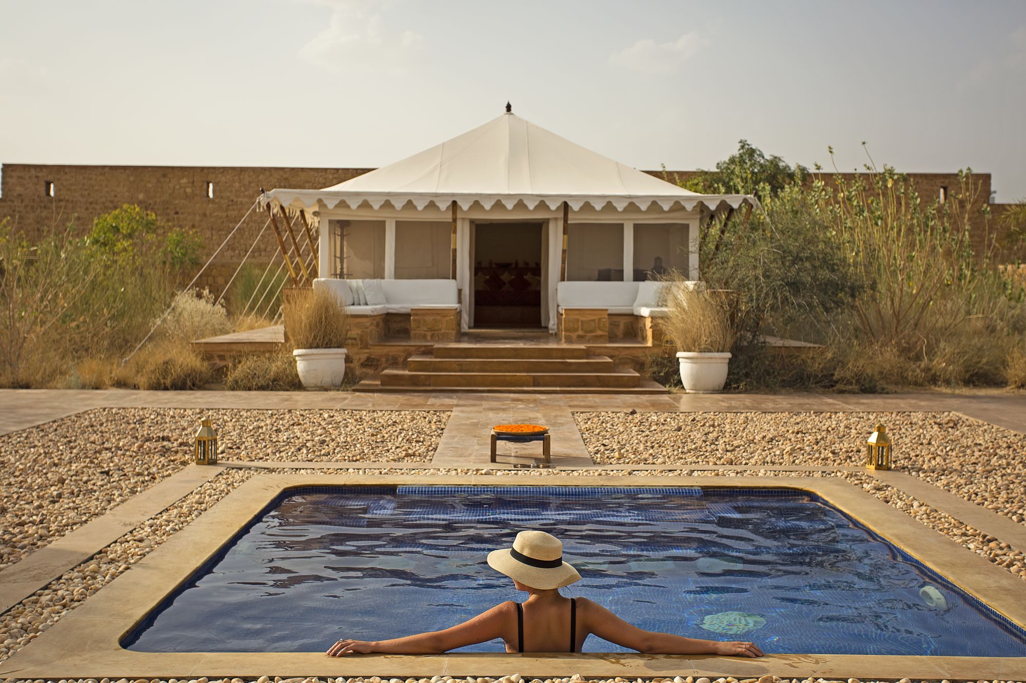 SUJÁN The Serai à Désert du Thar: pool: The Royal Tented Suite