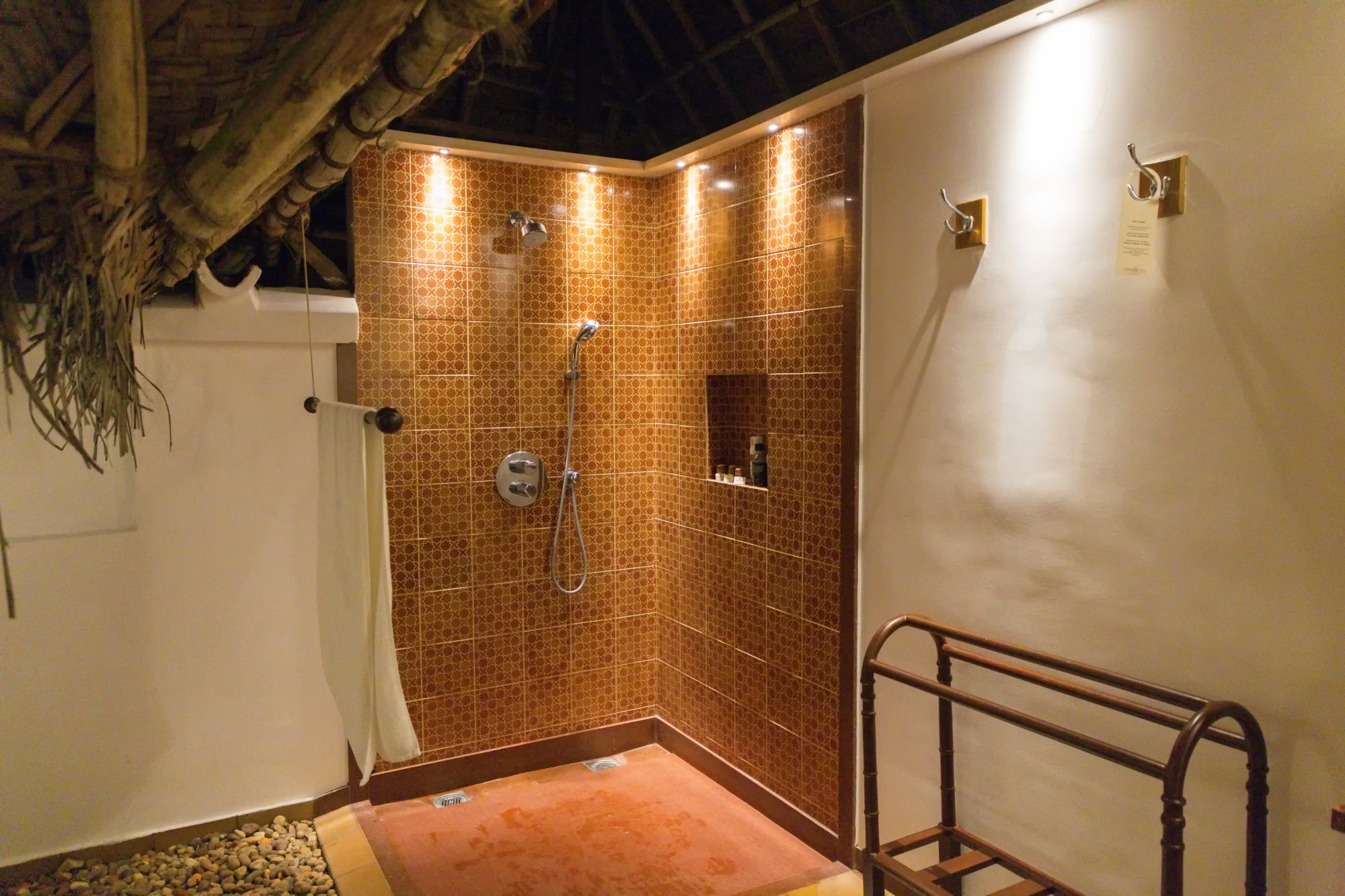 Marari Beach Resort in Mararikulam:  Garden Villa | Garden Villa with private pool | Bathroom