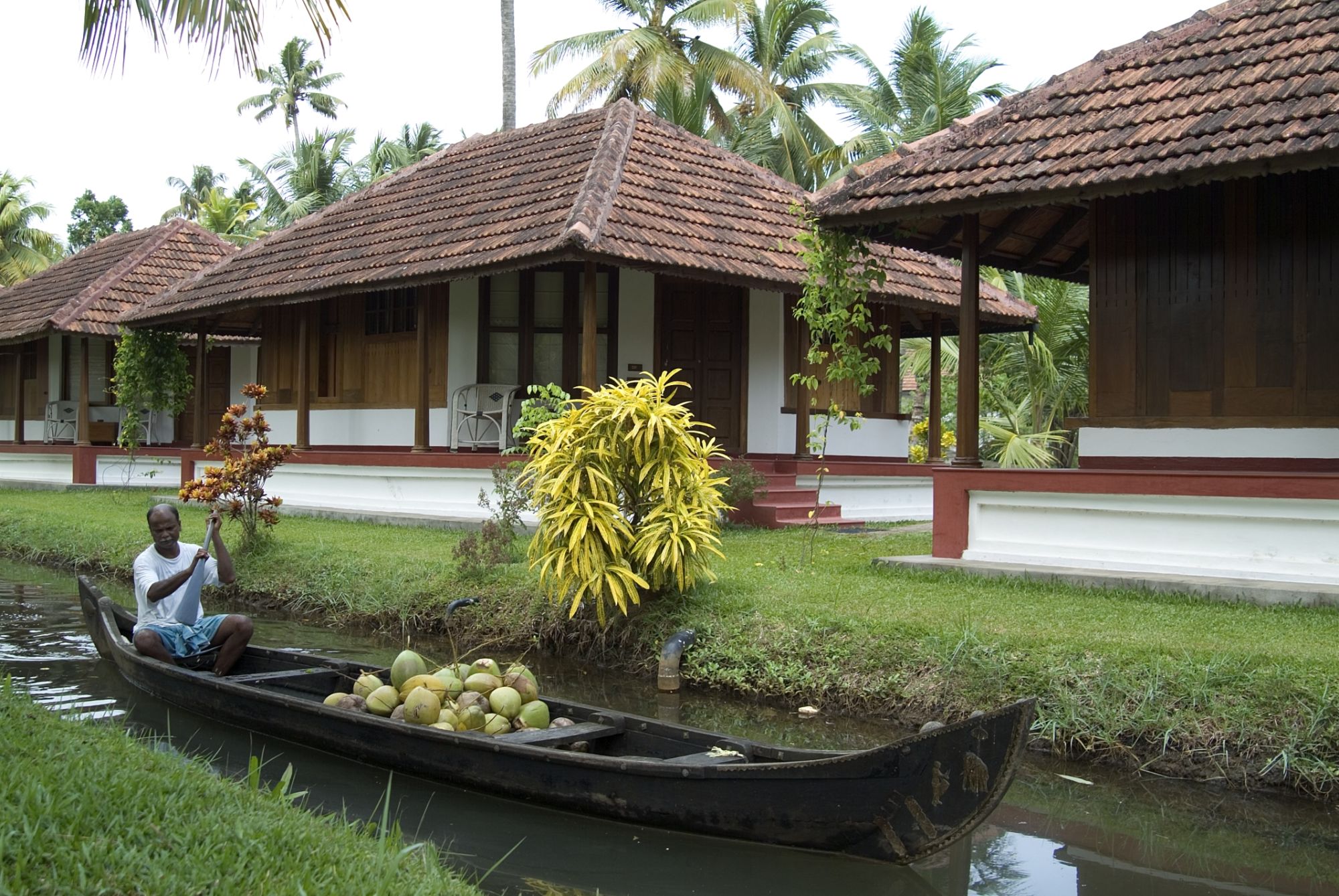 Coconut Lagoon in Kumarakom: exterior: 