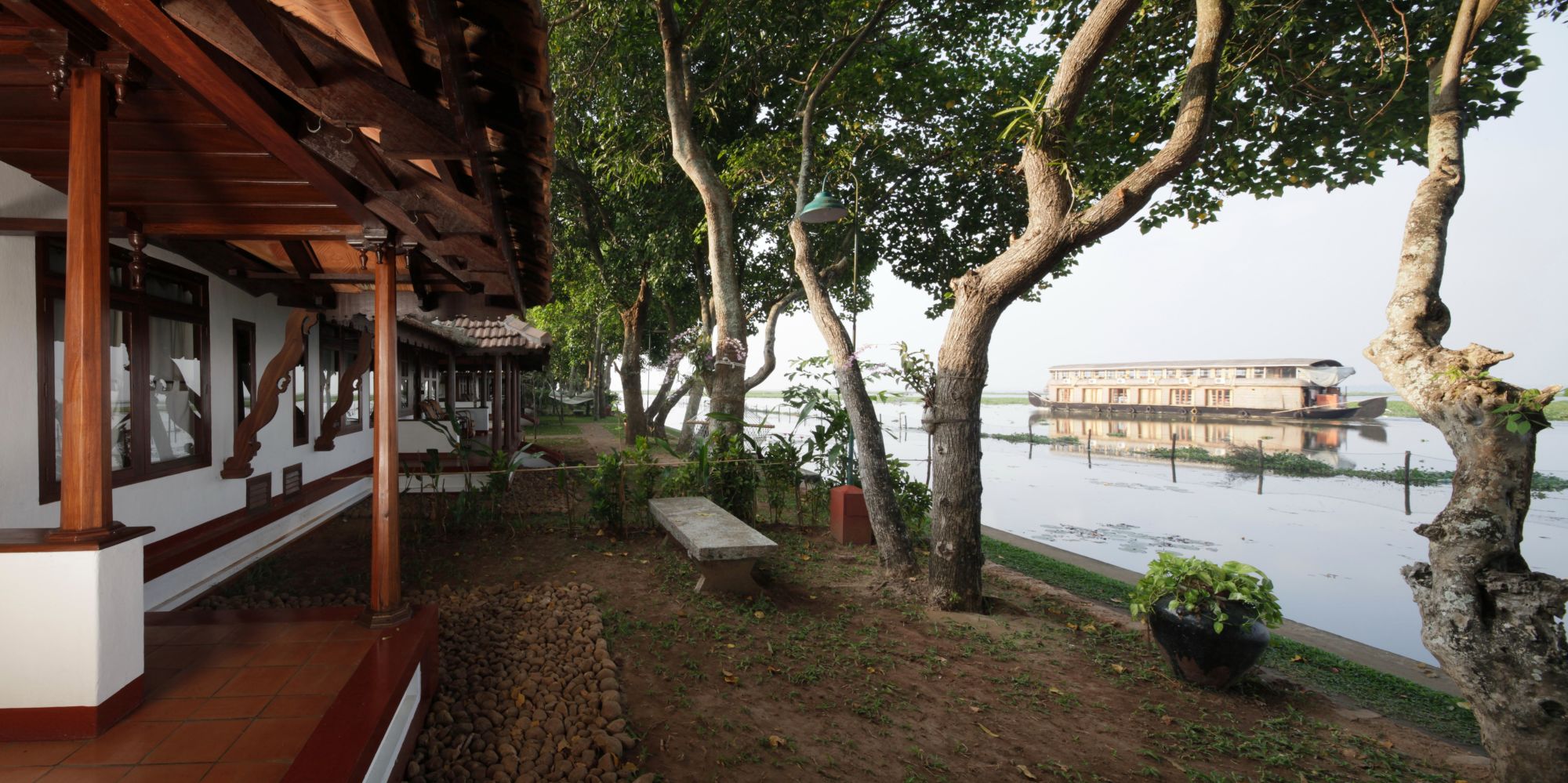 Coconut Lagoon in Kumarakom:  exterior