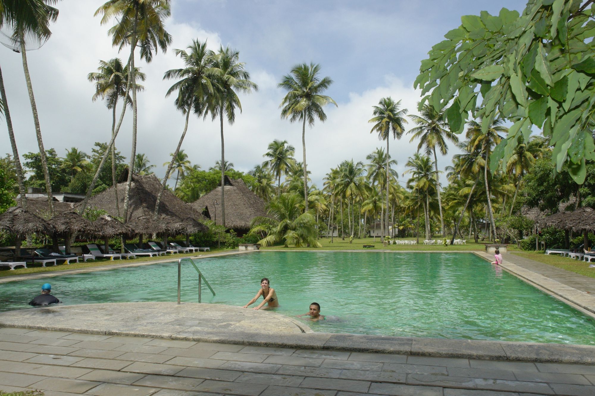 Marari Beach Resort in Mararikulam: pool: 