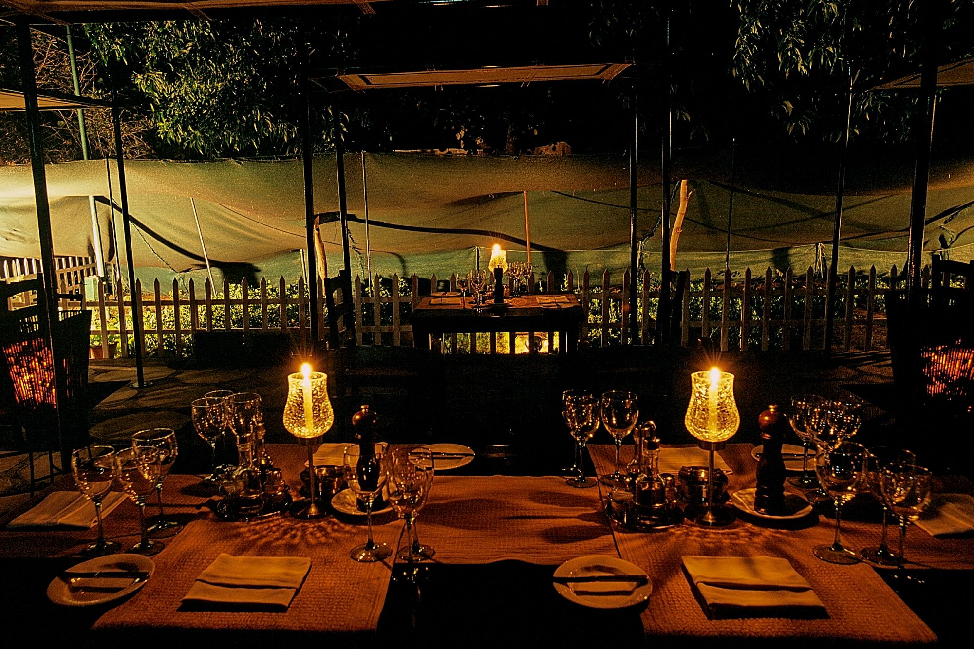 Jai Mahal Palace à Jaipur: Giardino Italian Restaurant