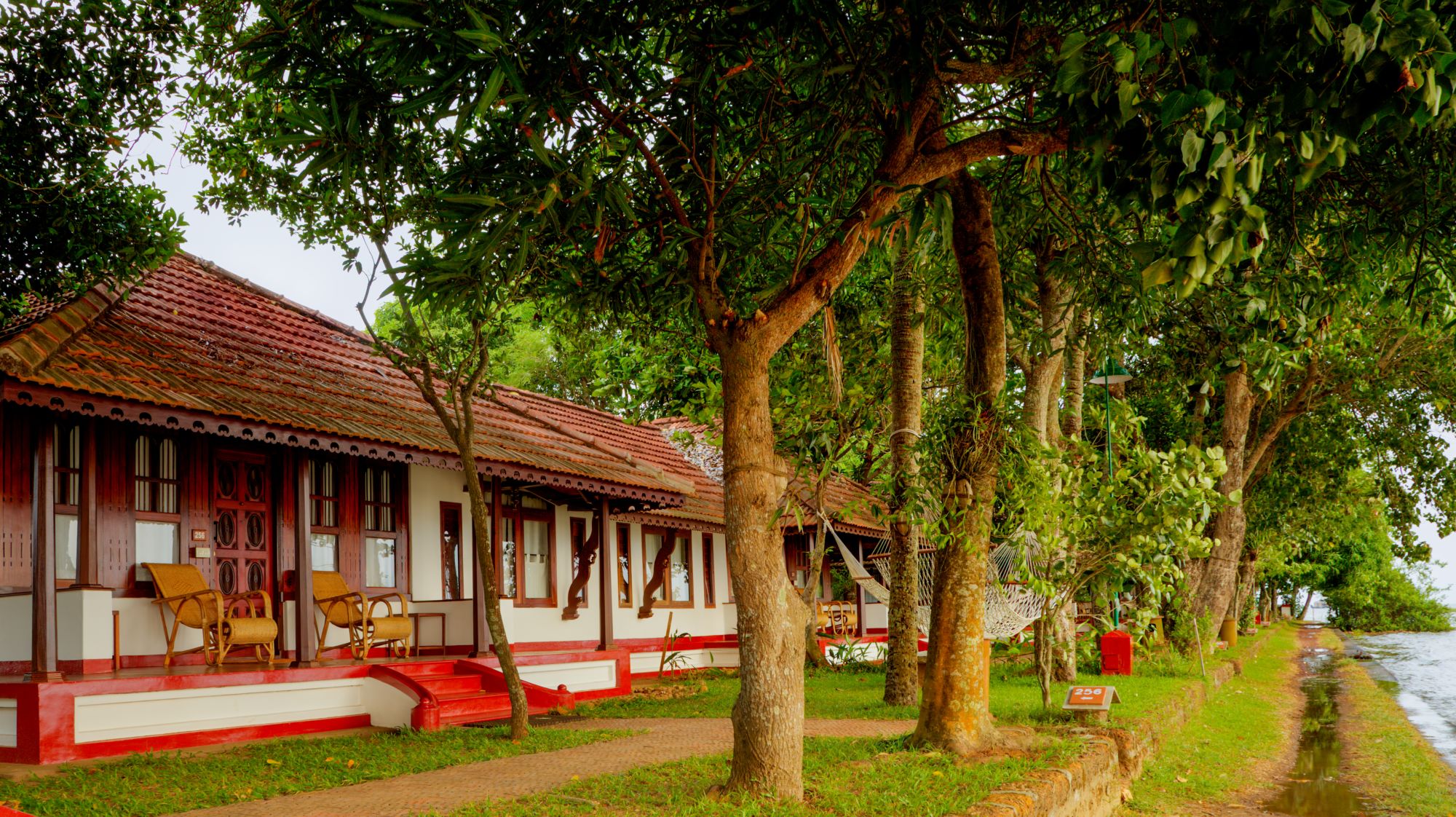 Coconut Lagoon in Kumarakom:  Lake Front Villa with Private Pool