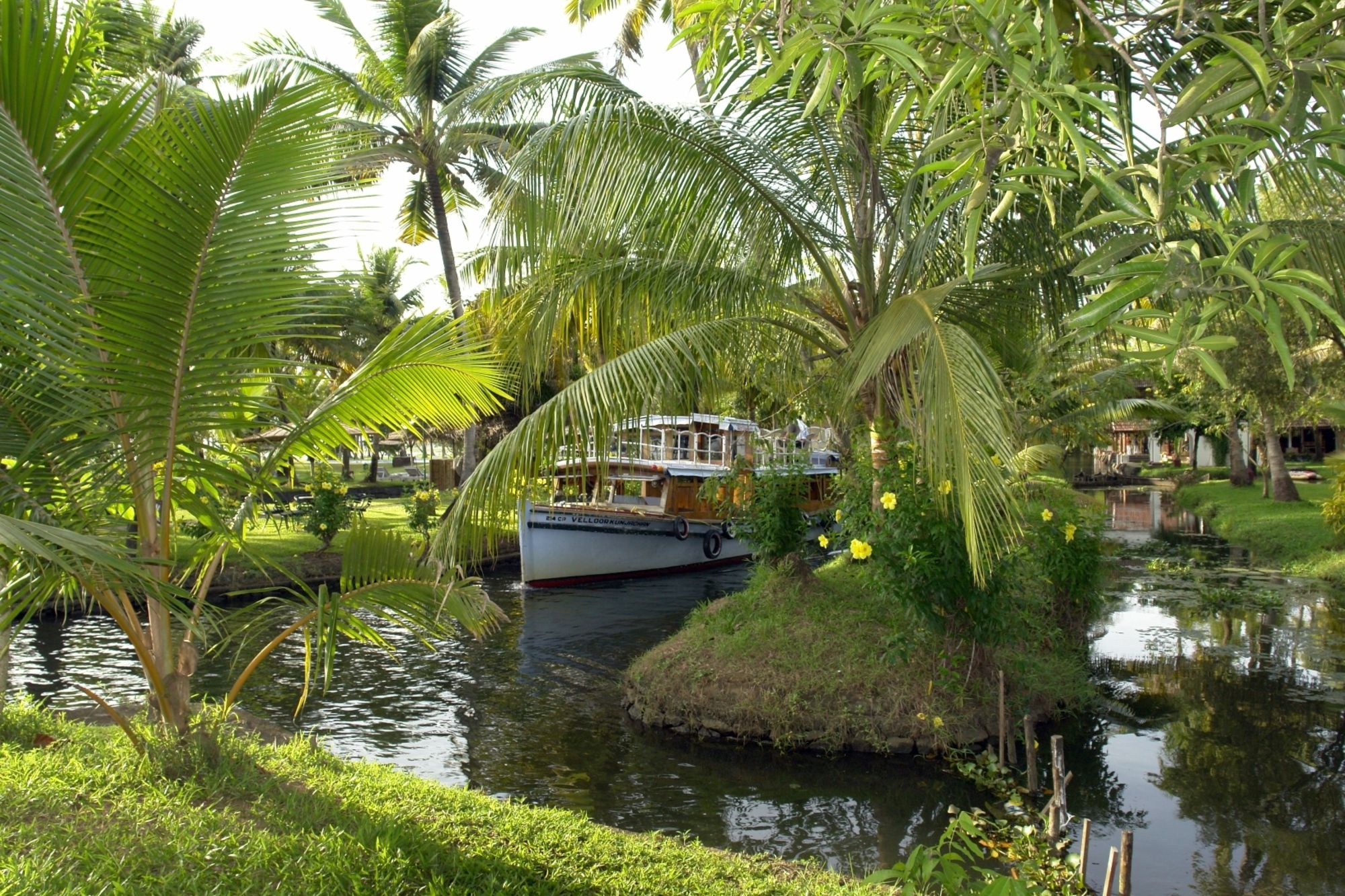 Coconut Lagoon in Kumarakom:  Garden at Coconut Lagoon