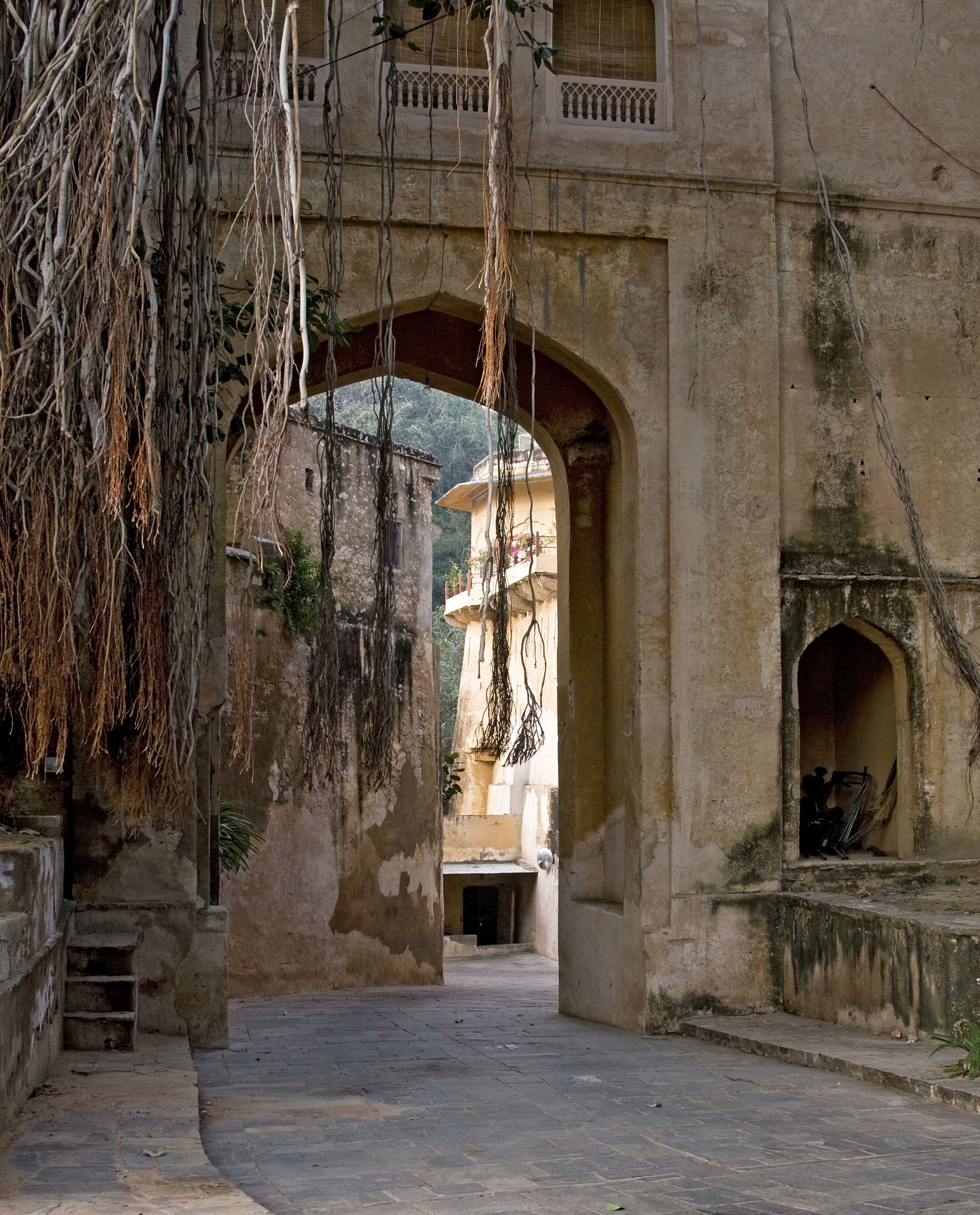 Samode Palace in Jaipur: Entrance to the palace