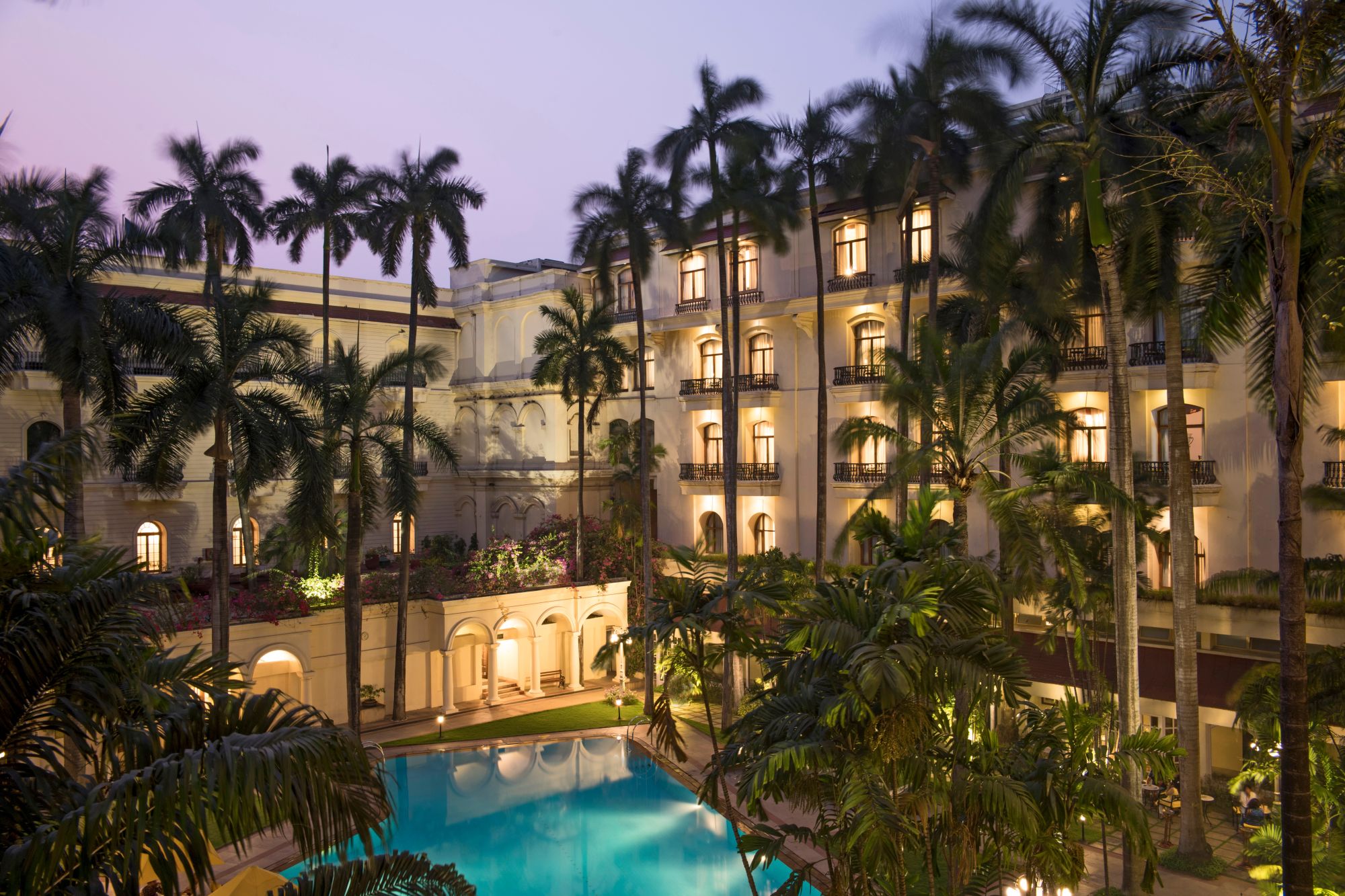 The Oberoi Grand in Kolkata: Facade & Pool