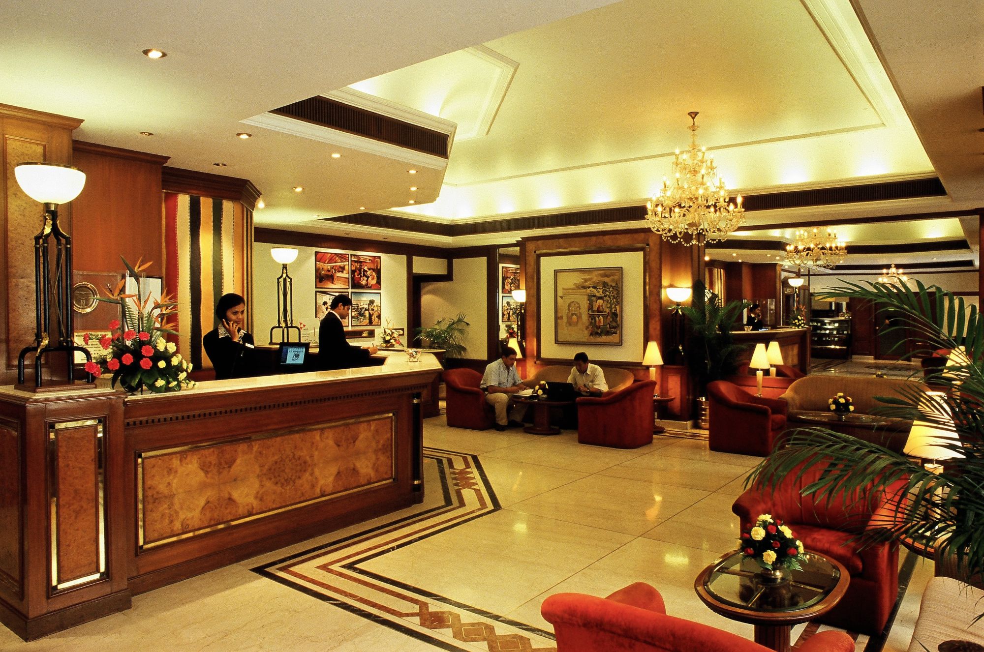 Fariyas in Mumbai: Lobby
