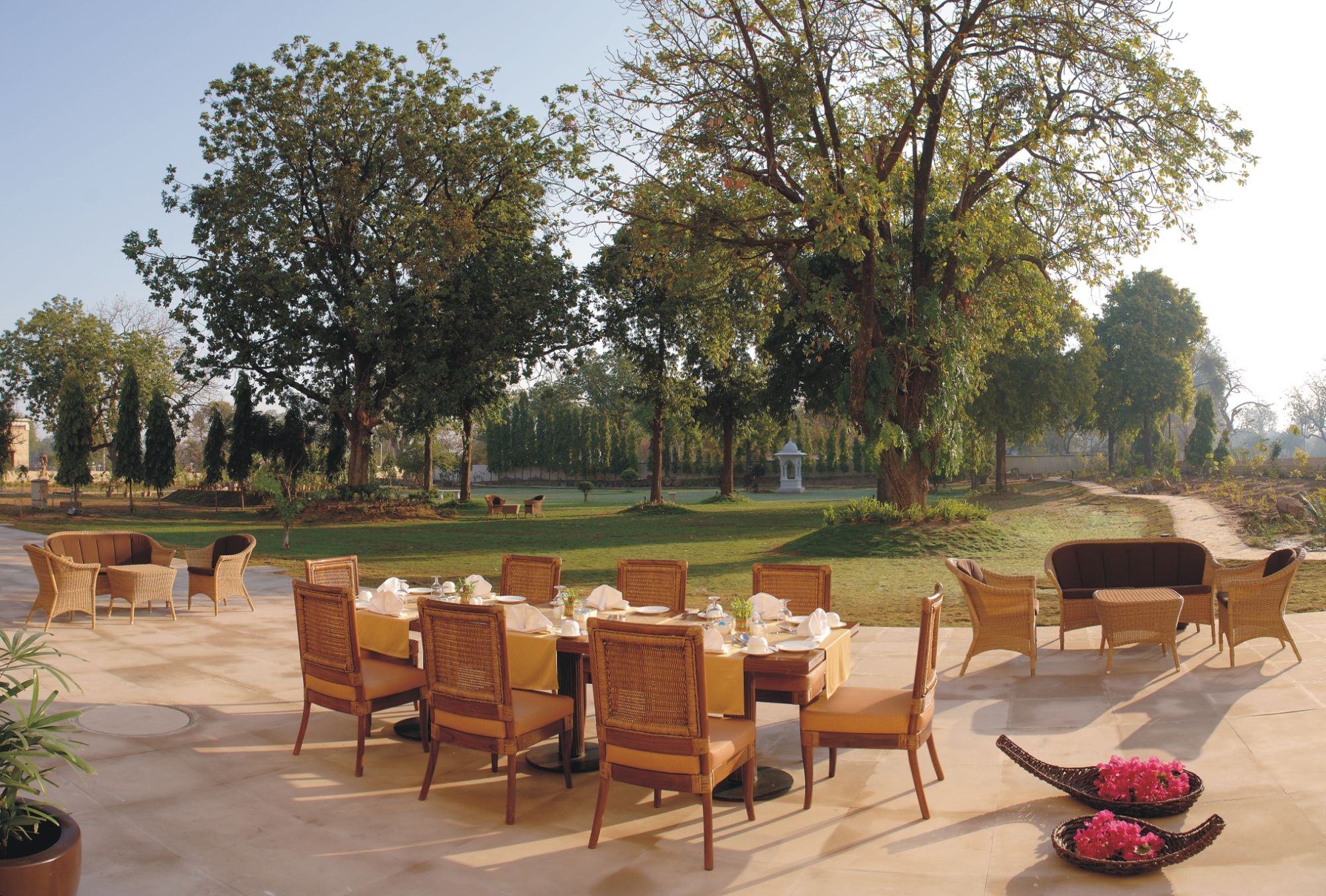 The Lalit Temple View in Khajuraho: Patio