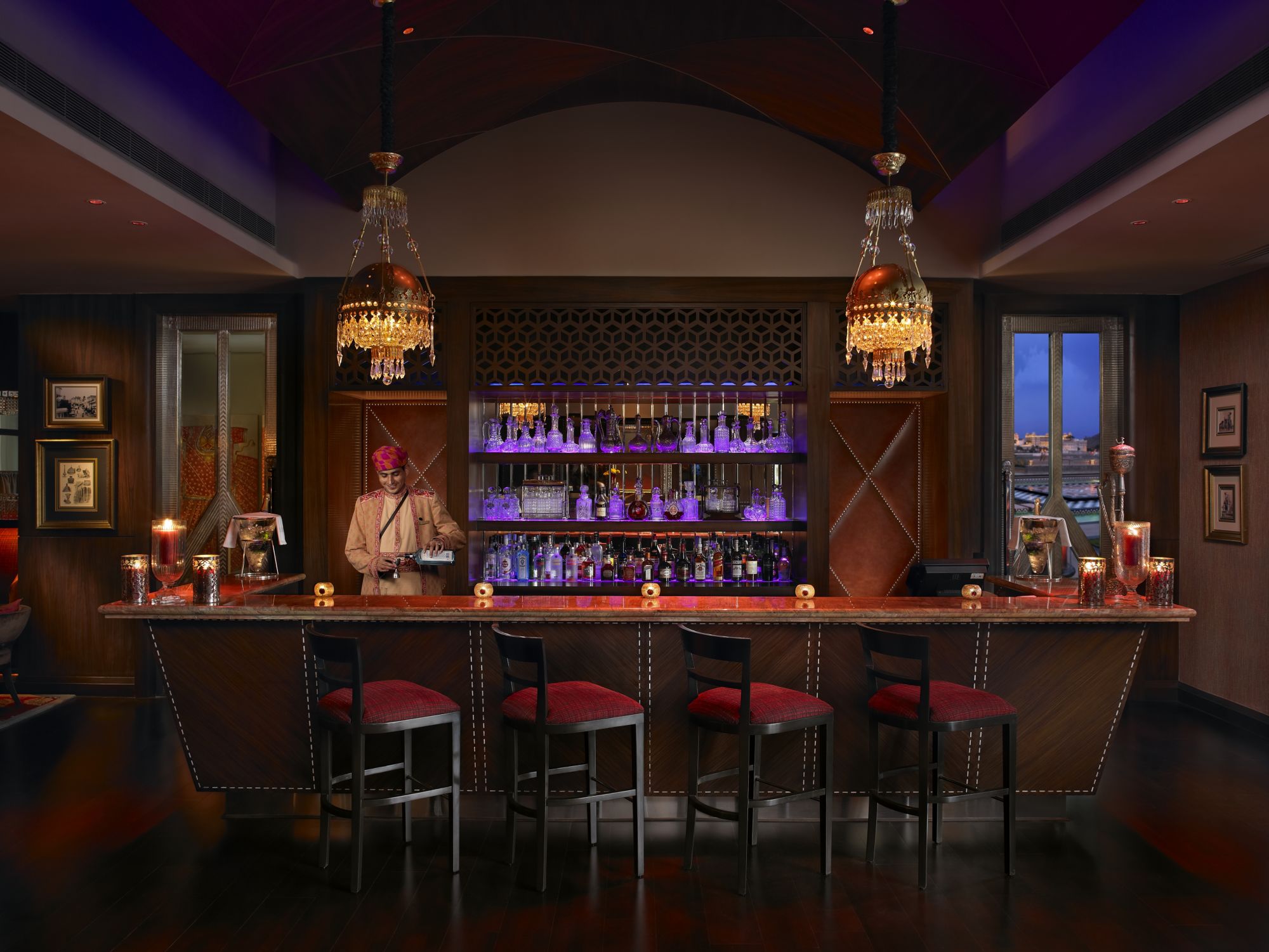 The Leela Palace in Udaipur: The Library Bar
