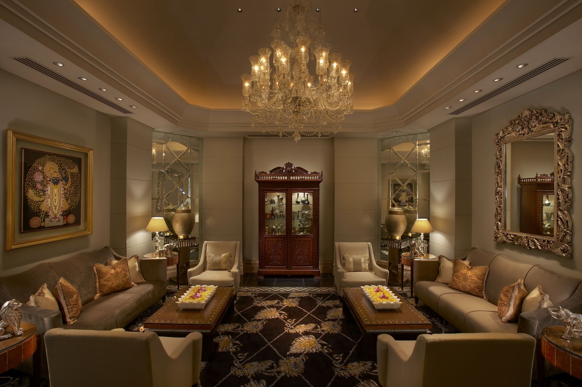 The Leela Palace in Udaipur: Lobby lounge