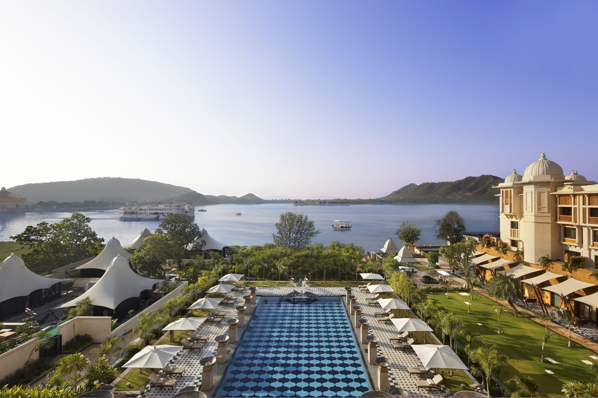 The Leela Palace in Udaipur: Outdoor Swimming Pool