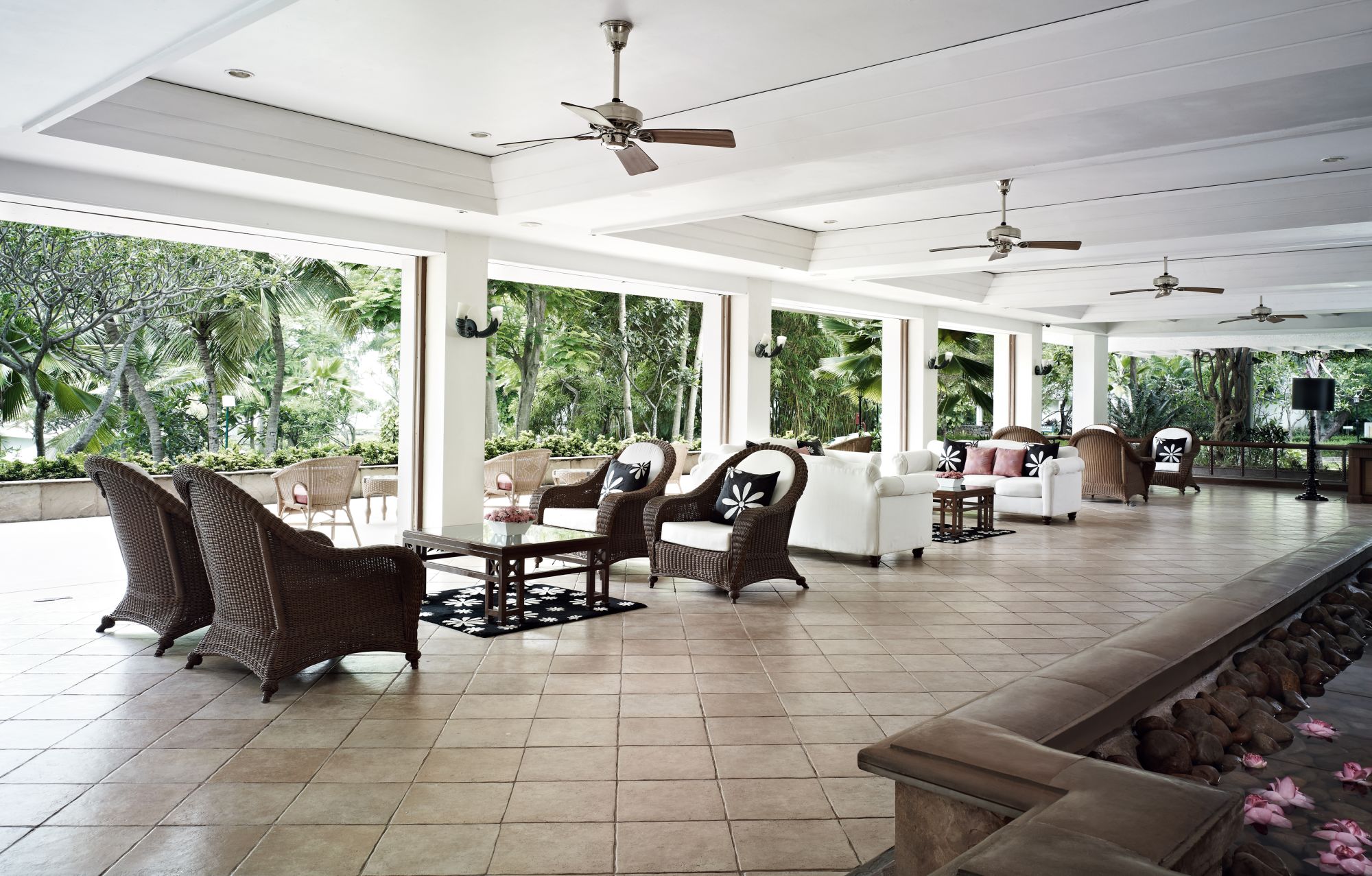 Taj Fisherman's Cove Resort & Spa à Covelong Beach: Lobby