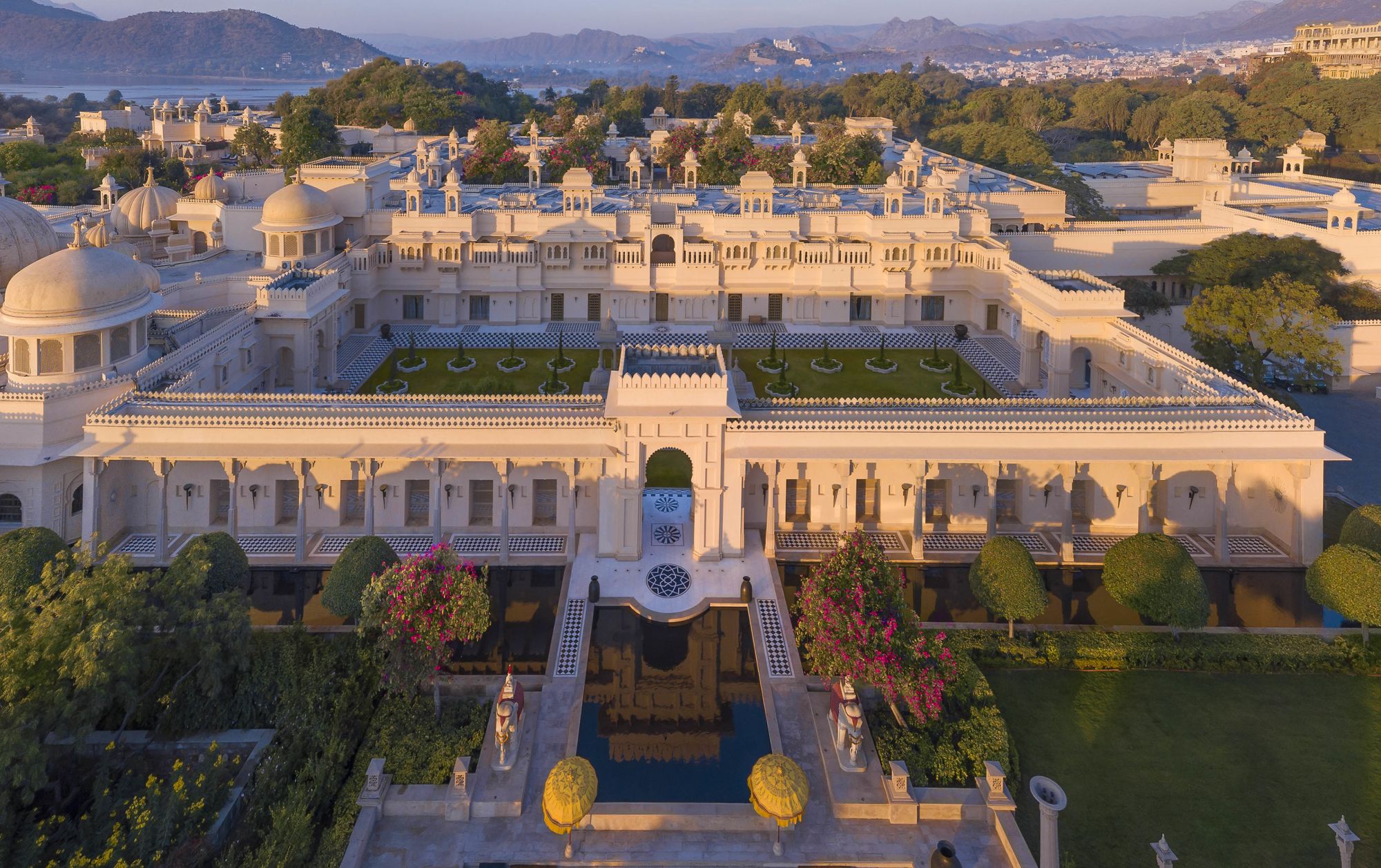 The Oberoi Udaivilas à Udaipur: Aerial view in the morning