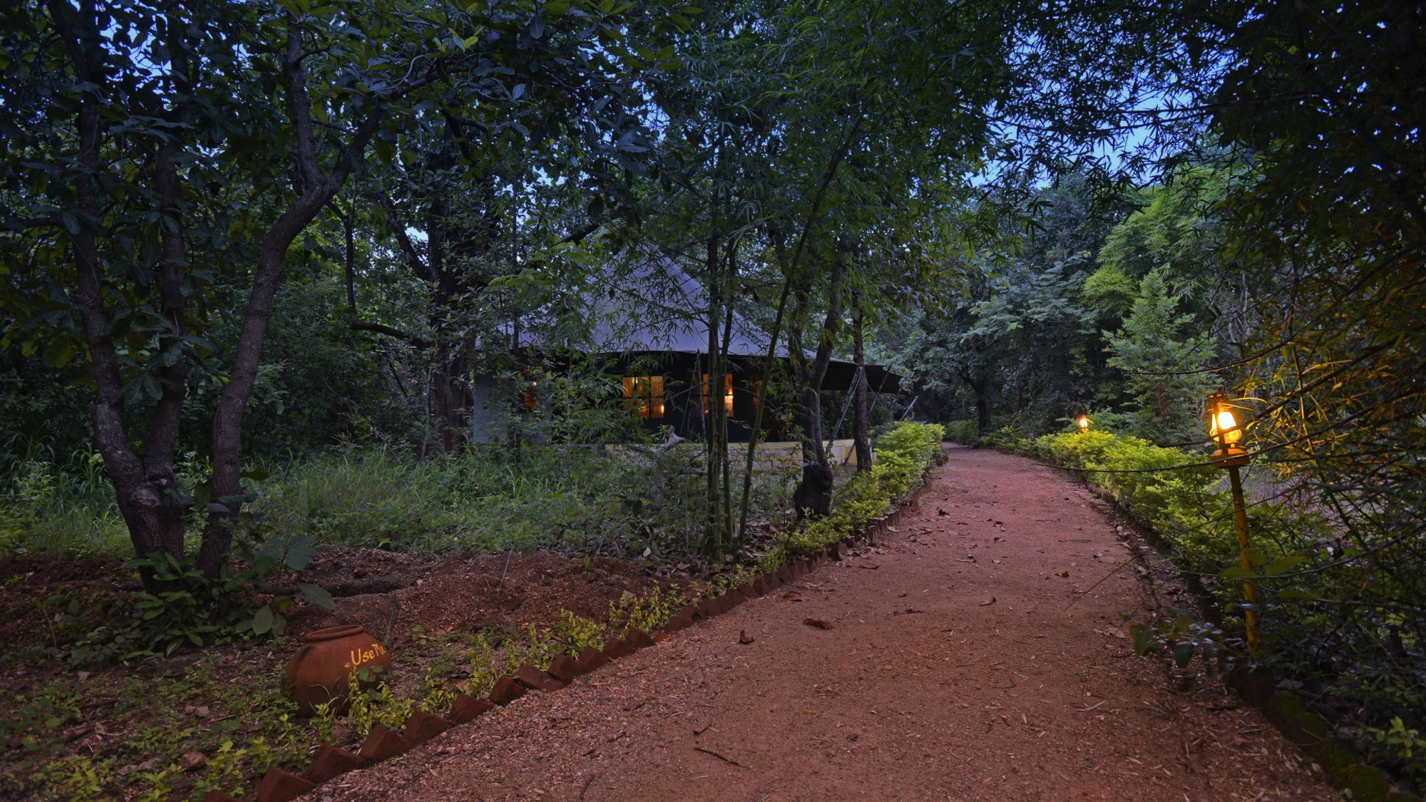 Pench Jungle Camp: exterior: