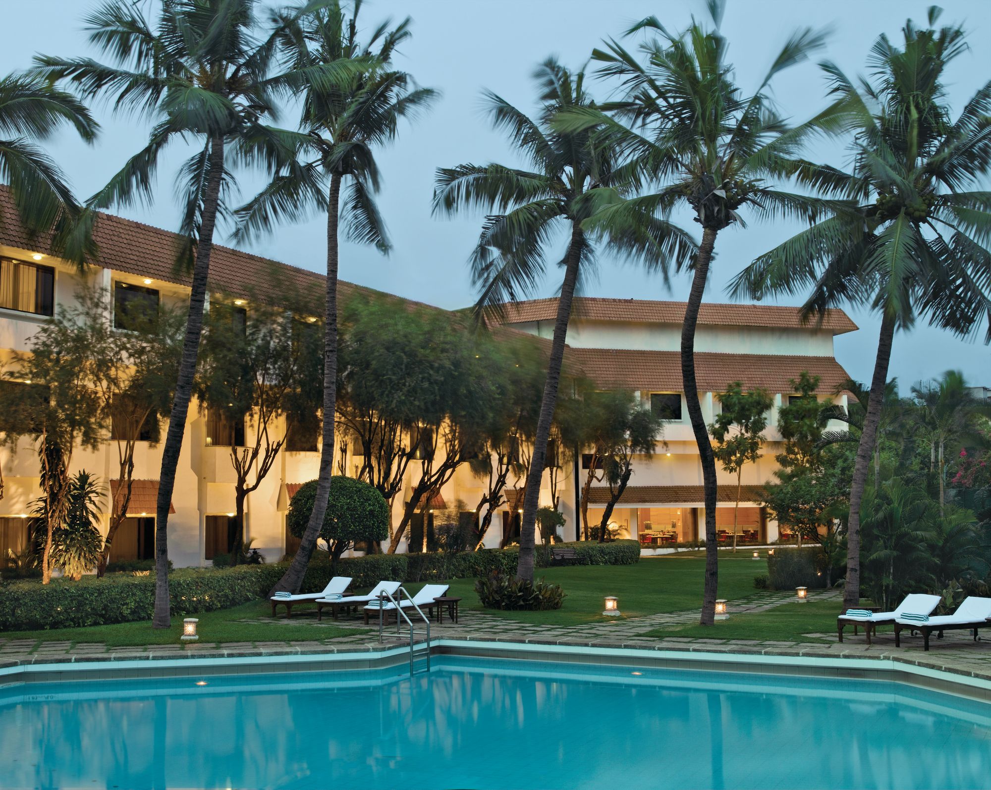 Trident in Chennai: Exterior with pool