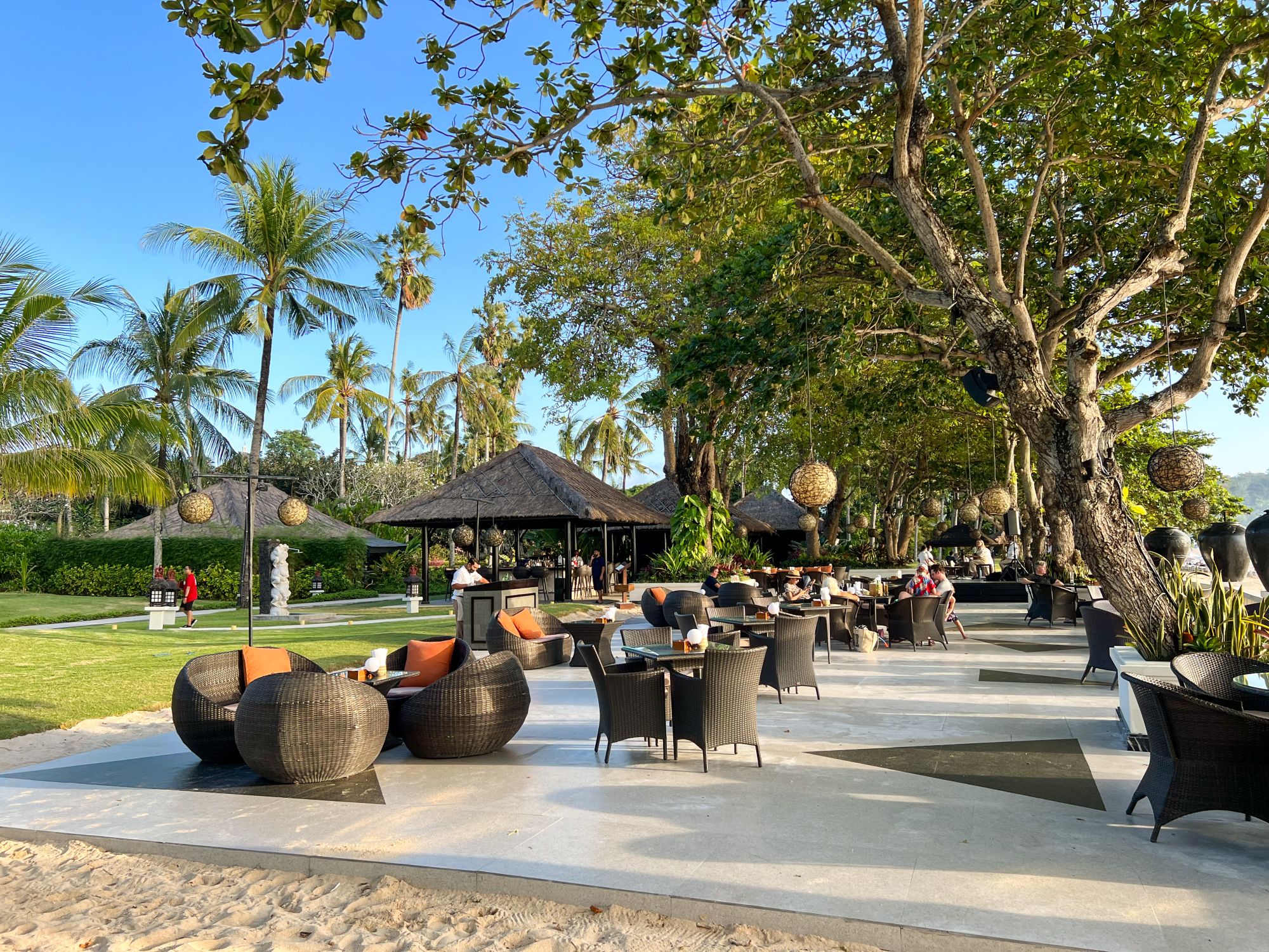 InterContinental Bali Resort in Südbali: beach: f&b: Sunset Beach Bar & Grill