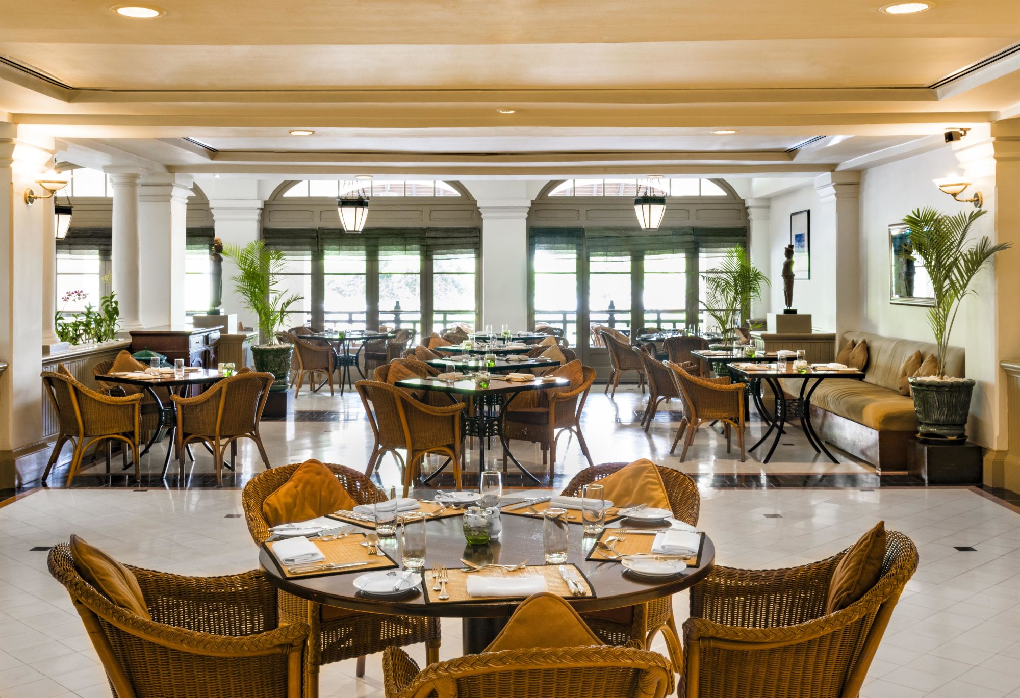 Raffles Hotel Le Royal à Phnom Penh: Cafe Monivong