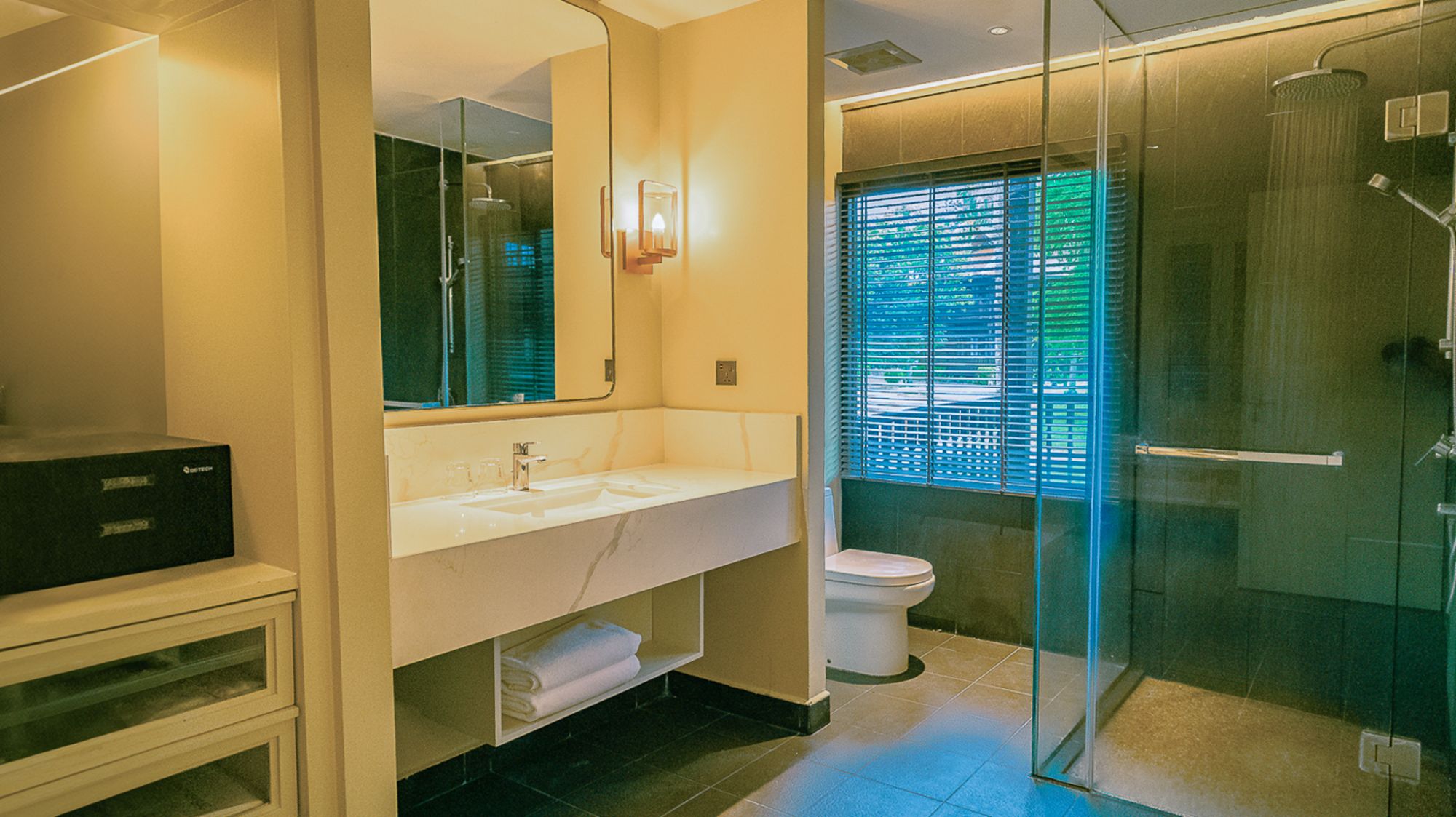 Pelangi Beach Resort & Spa à Langkawi: Garden Terrace Room | Bathroom