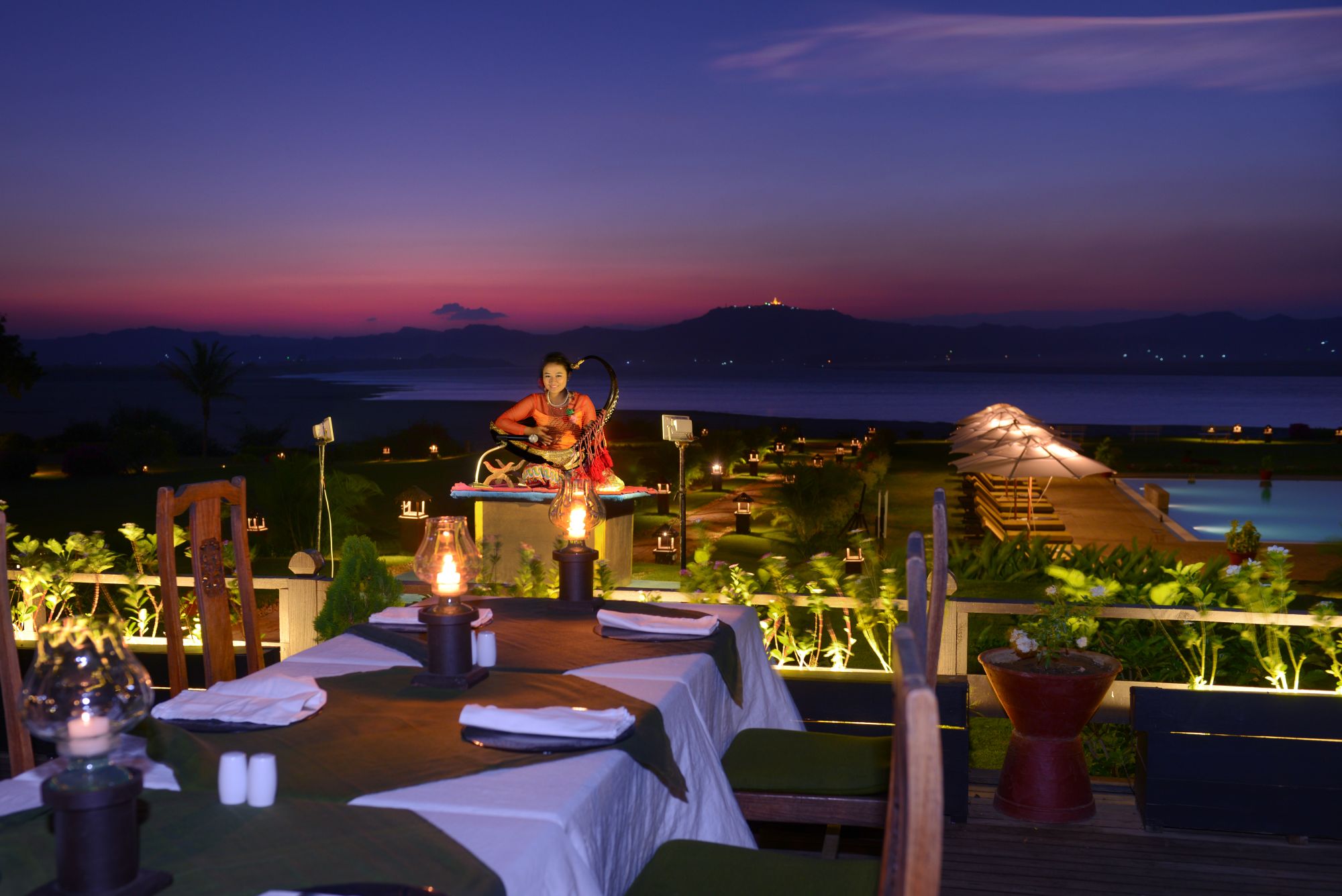 Bagan Thiripyitsaya Sanctuary Resort: Terrace