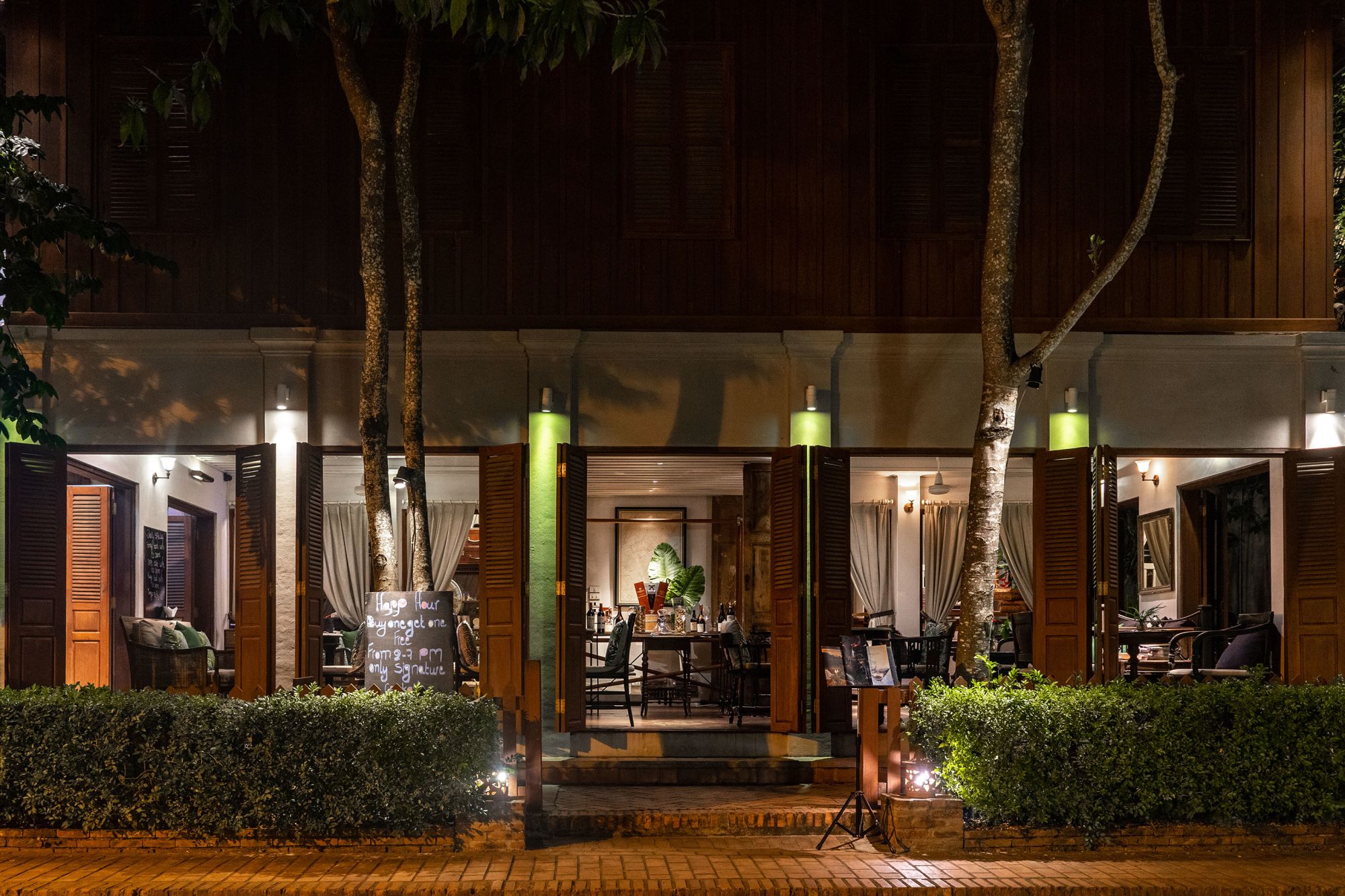 Burasari Heritage à Luang Prabang: RedRose Wine Bar