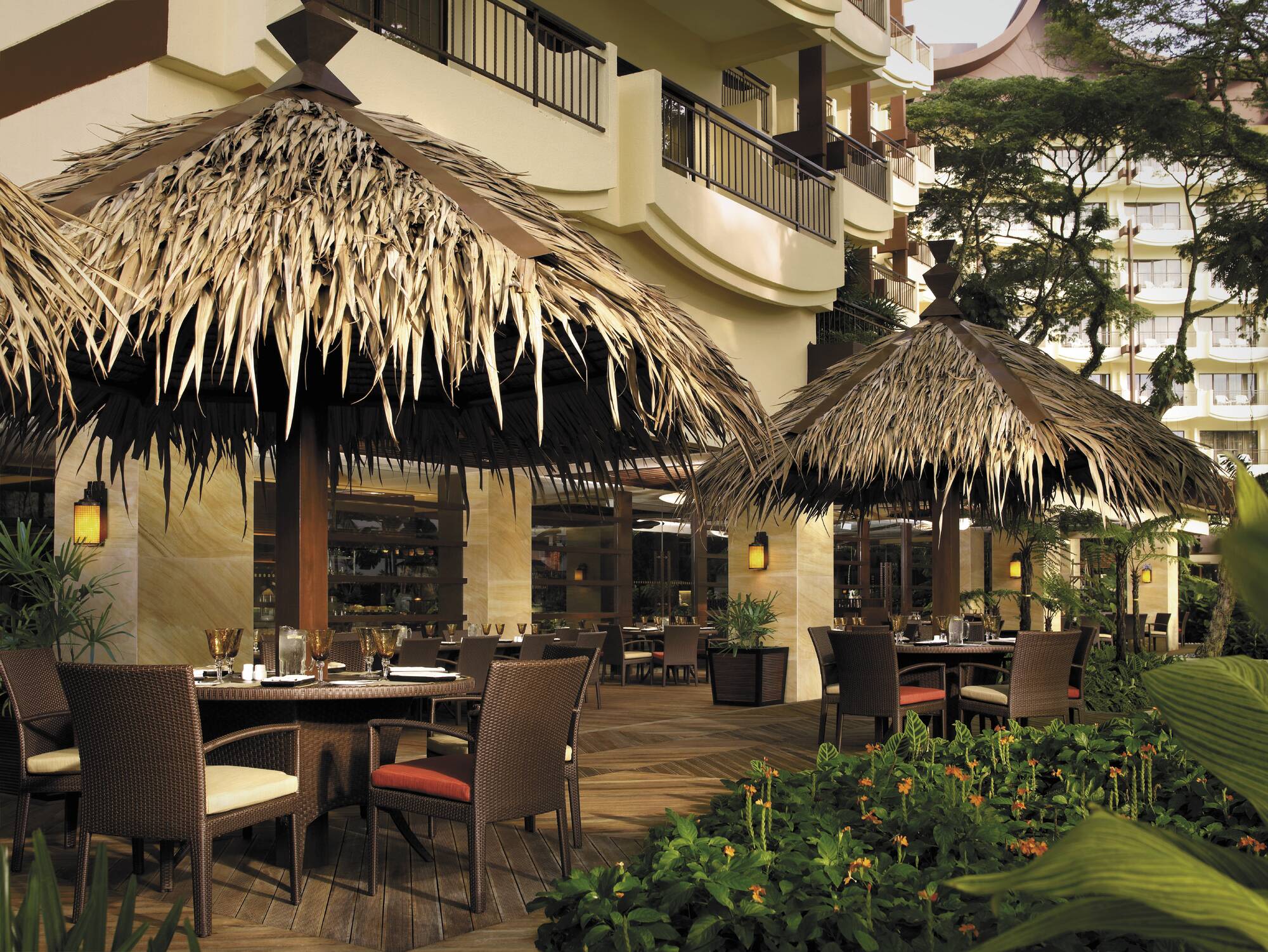 Shangri-La's Rasa Sayang Resort & Spa à Penang: Spice Market Cafe - Terrace