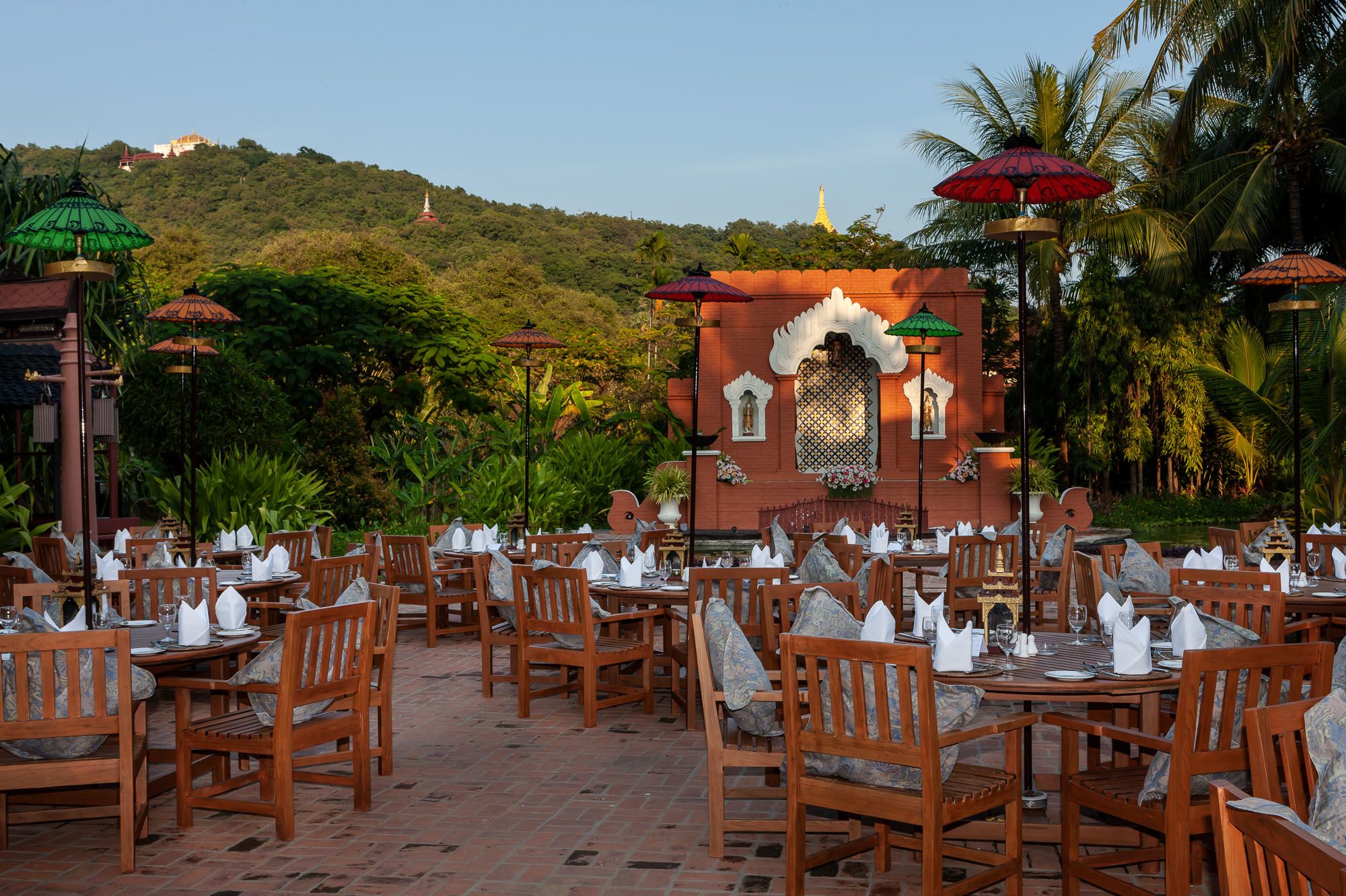 Mercure Mandalay Hill Resort:  Kinsana