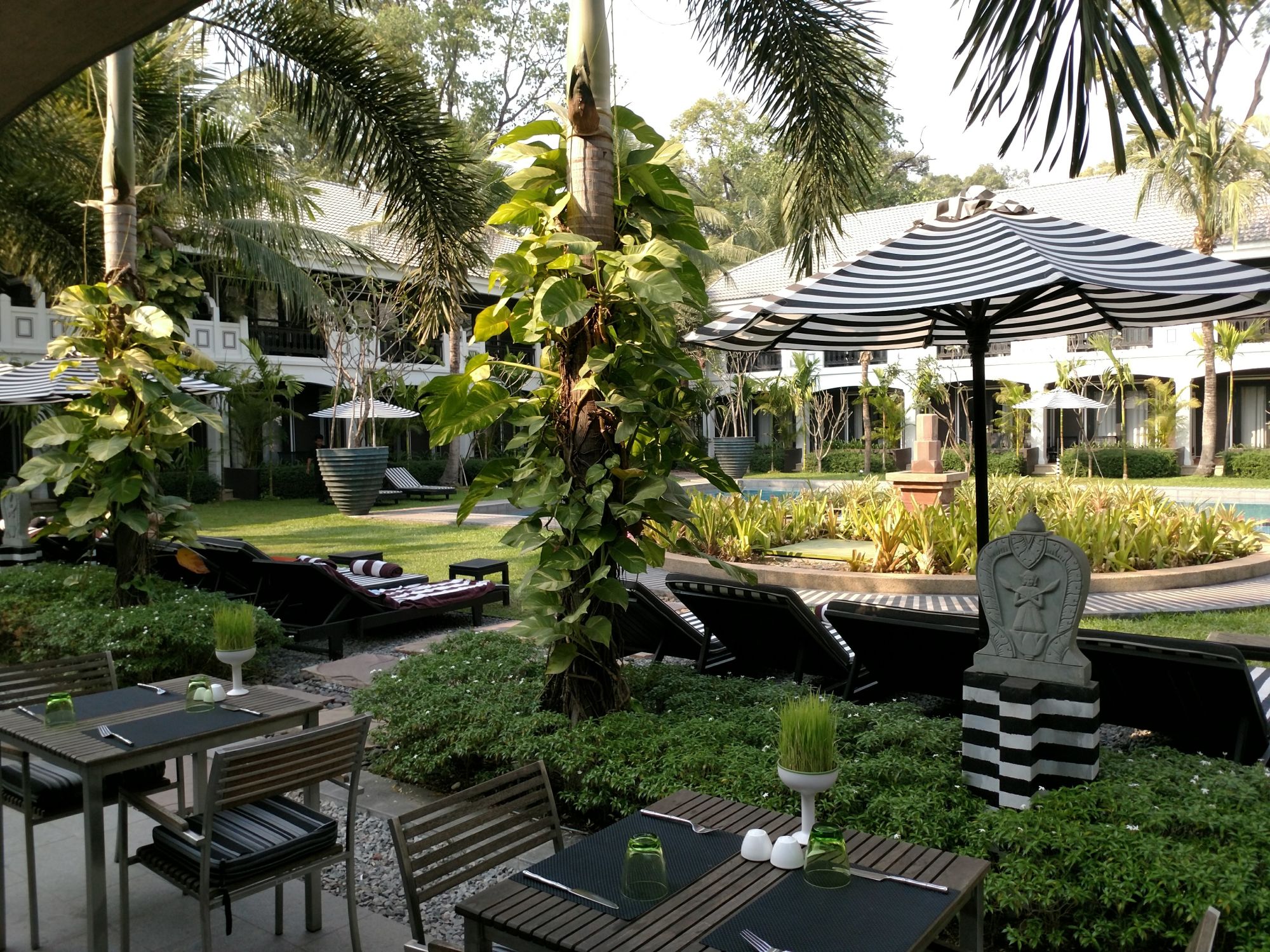 Shinta Mani Angkor à Siem Reap: Restaurant and Pool Bayon Wing