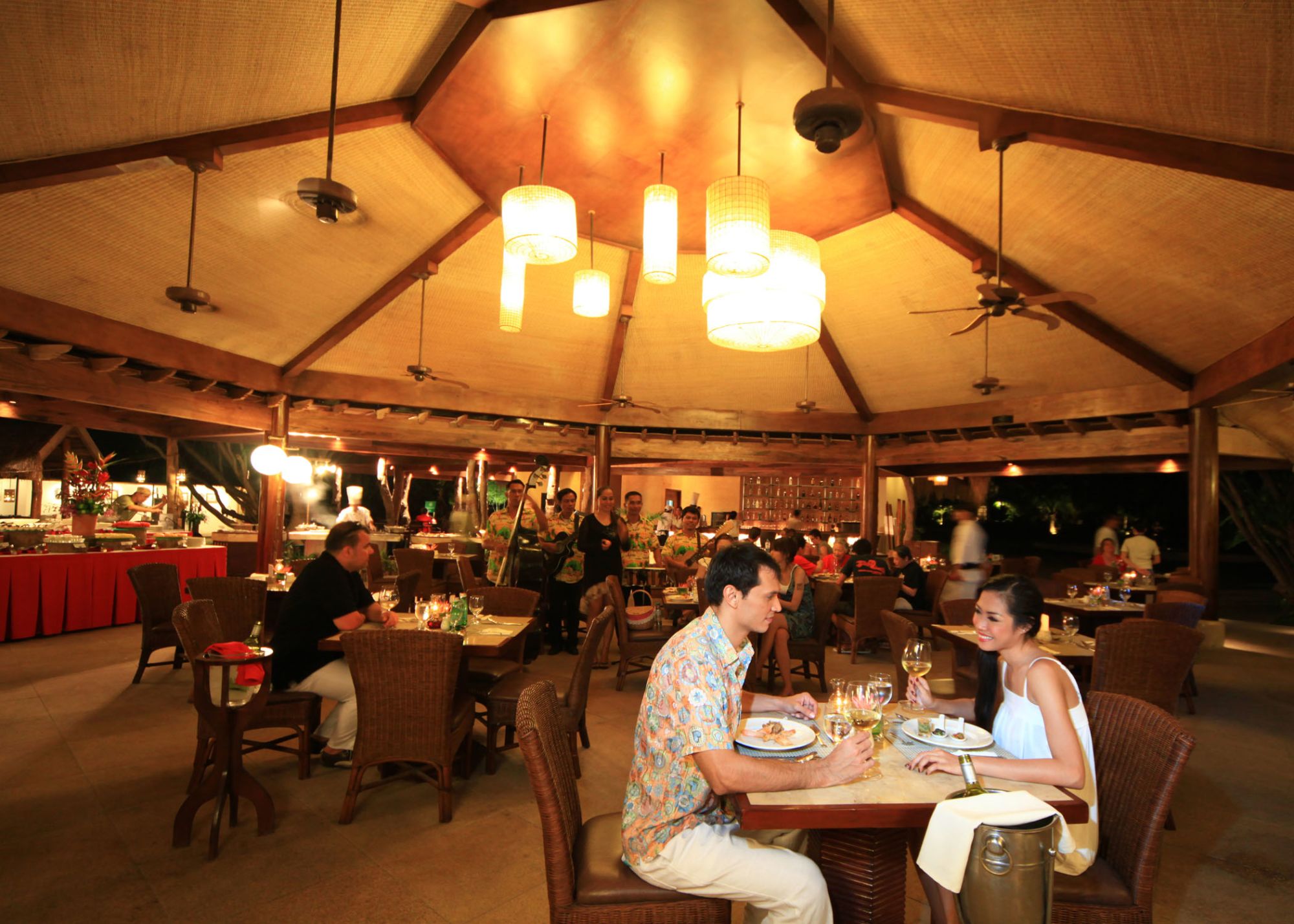 Bluewater Maribago Beach Resort in Cebu: Allegro Restaurant